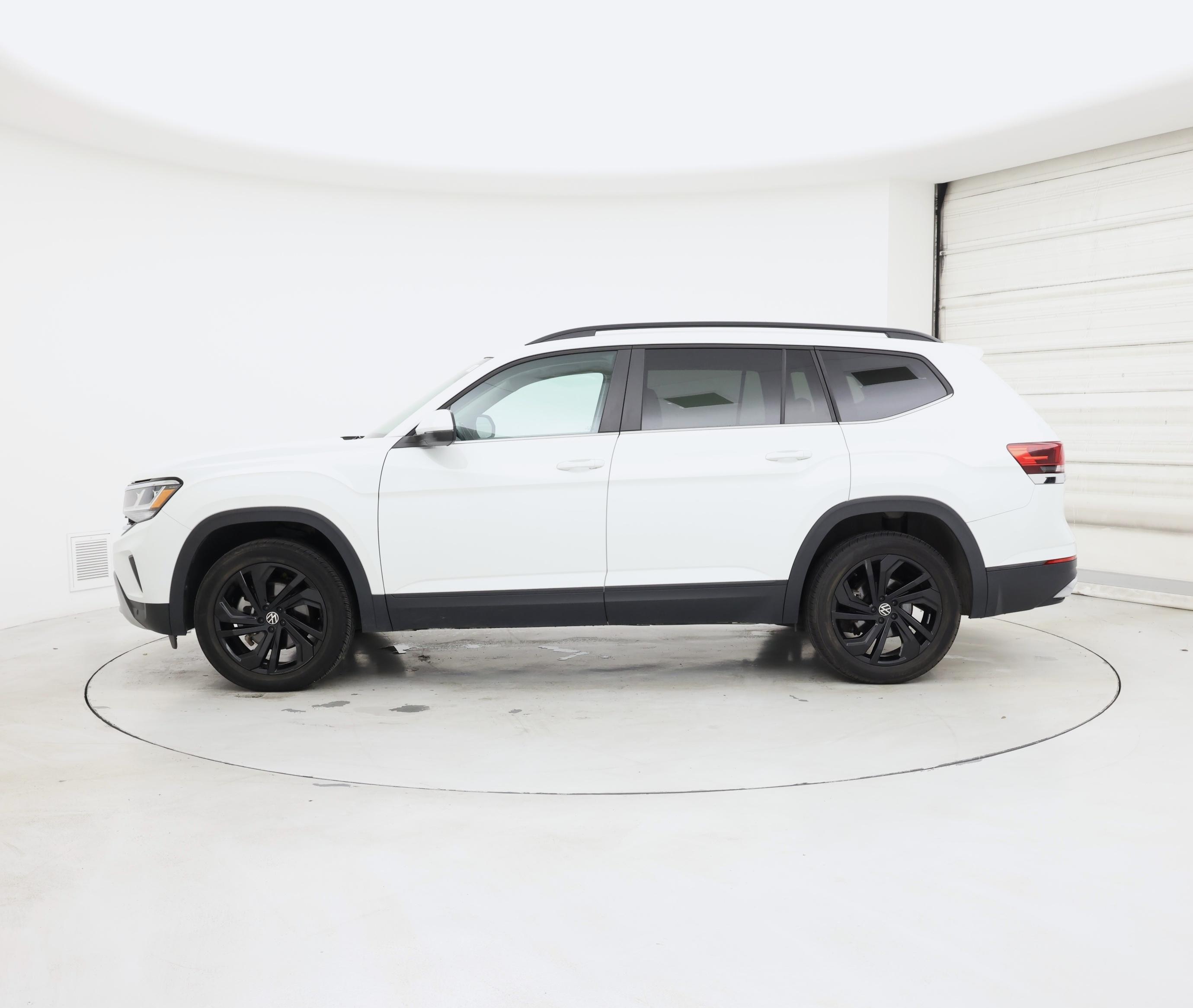 Thumbnail: 2023 Volkswagen Atlas - 3
