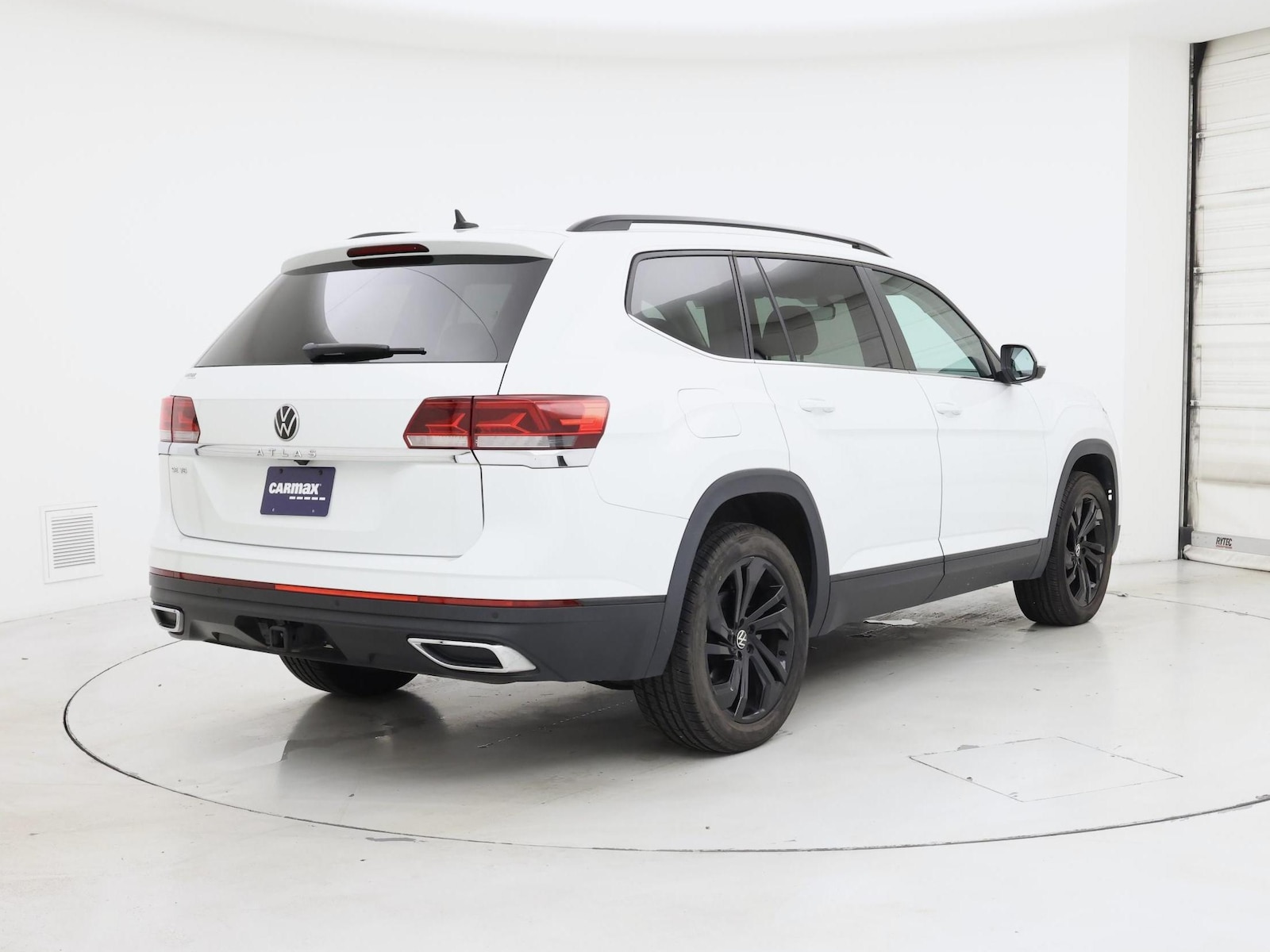 2023 Volkswagen Atlas SE w/Tech - Photo 9