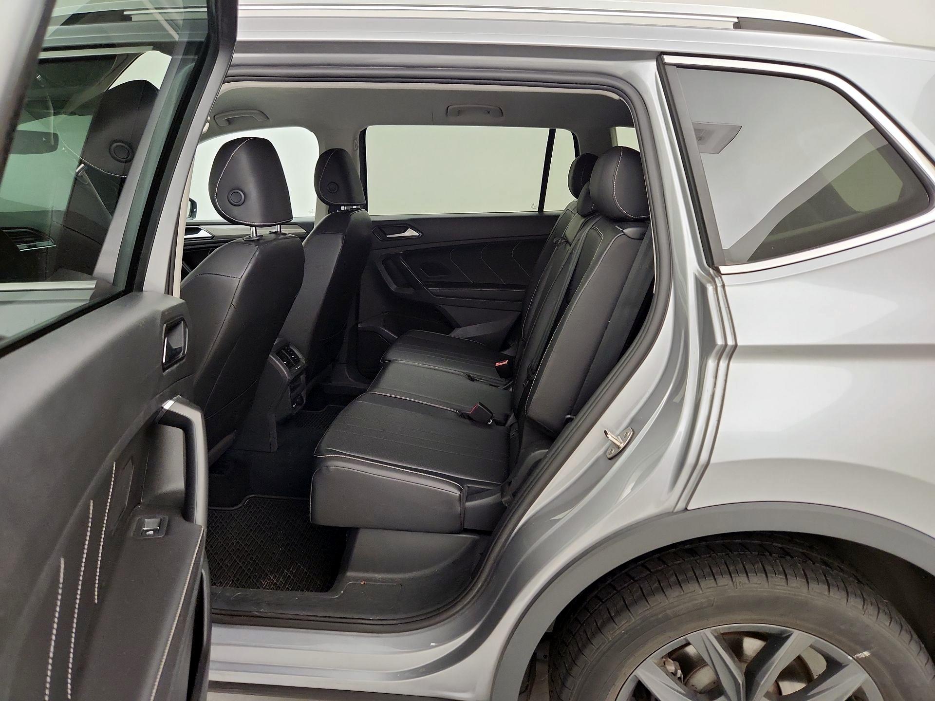 Thumbnail: 2023 Volkswagen Tiguan - 19