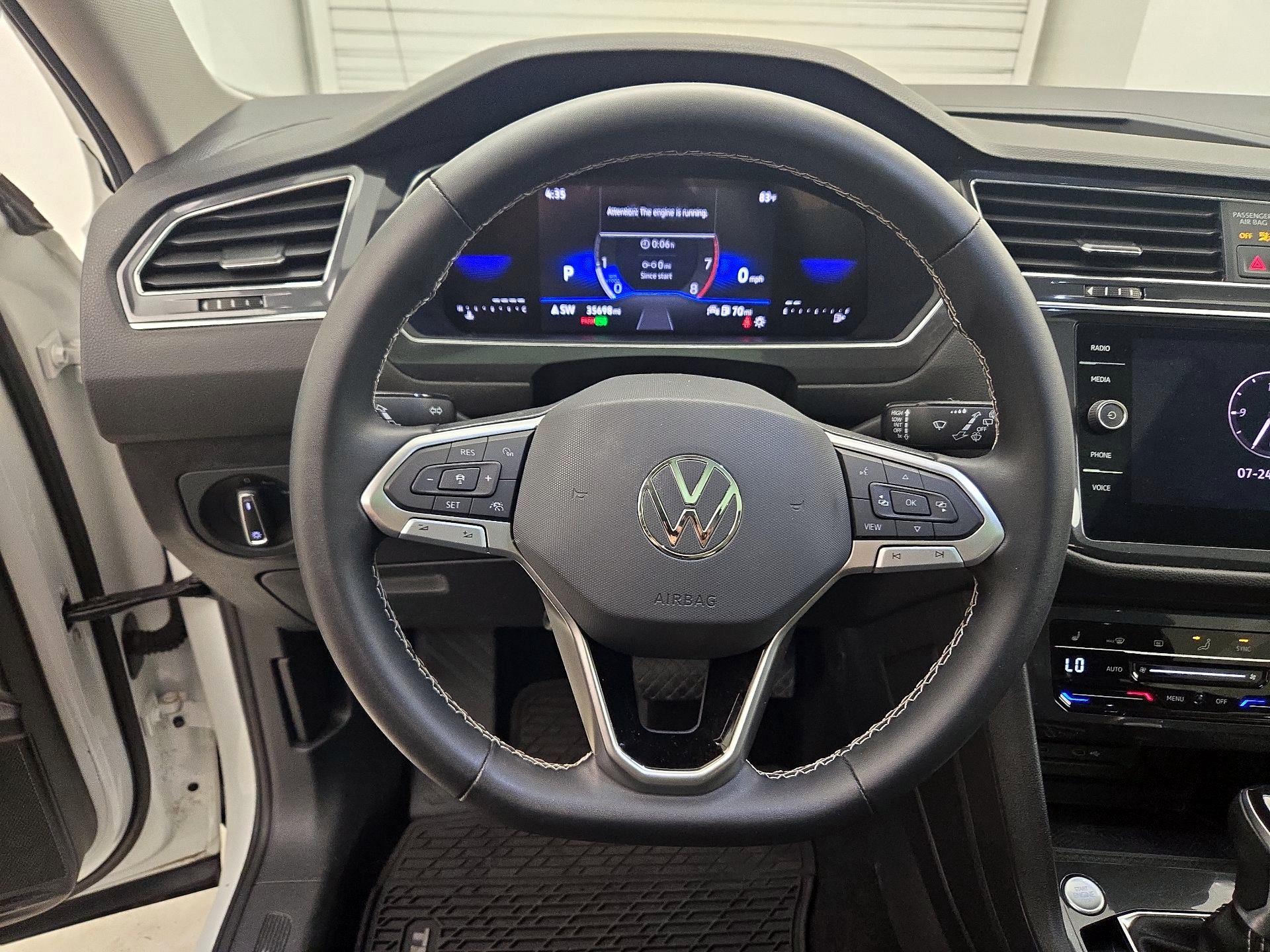 Thumbnail: 2023 Volkswagen Tiguan - 10