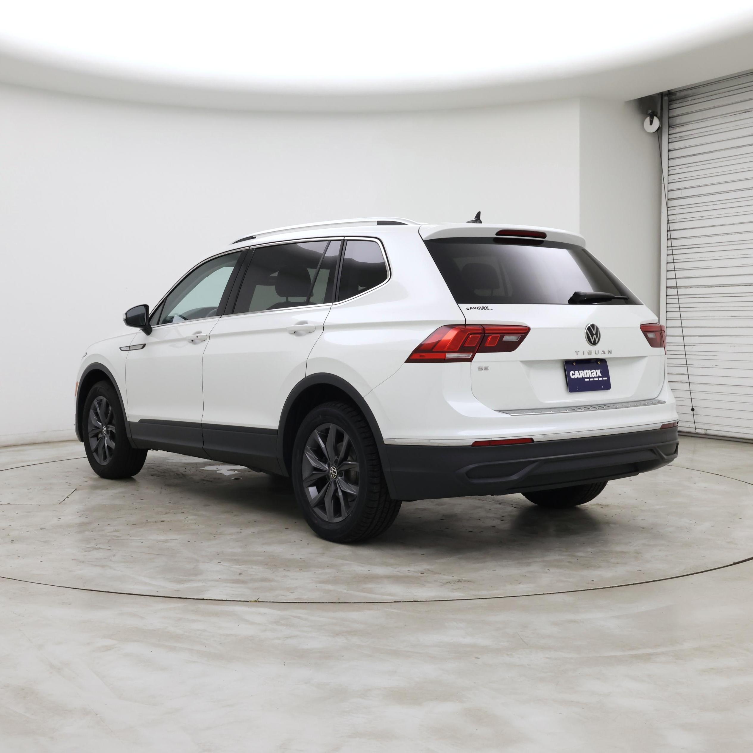 Thumbnail: 2023 Volkswagen Tiguan - 2