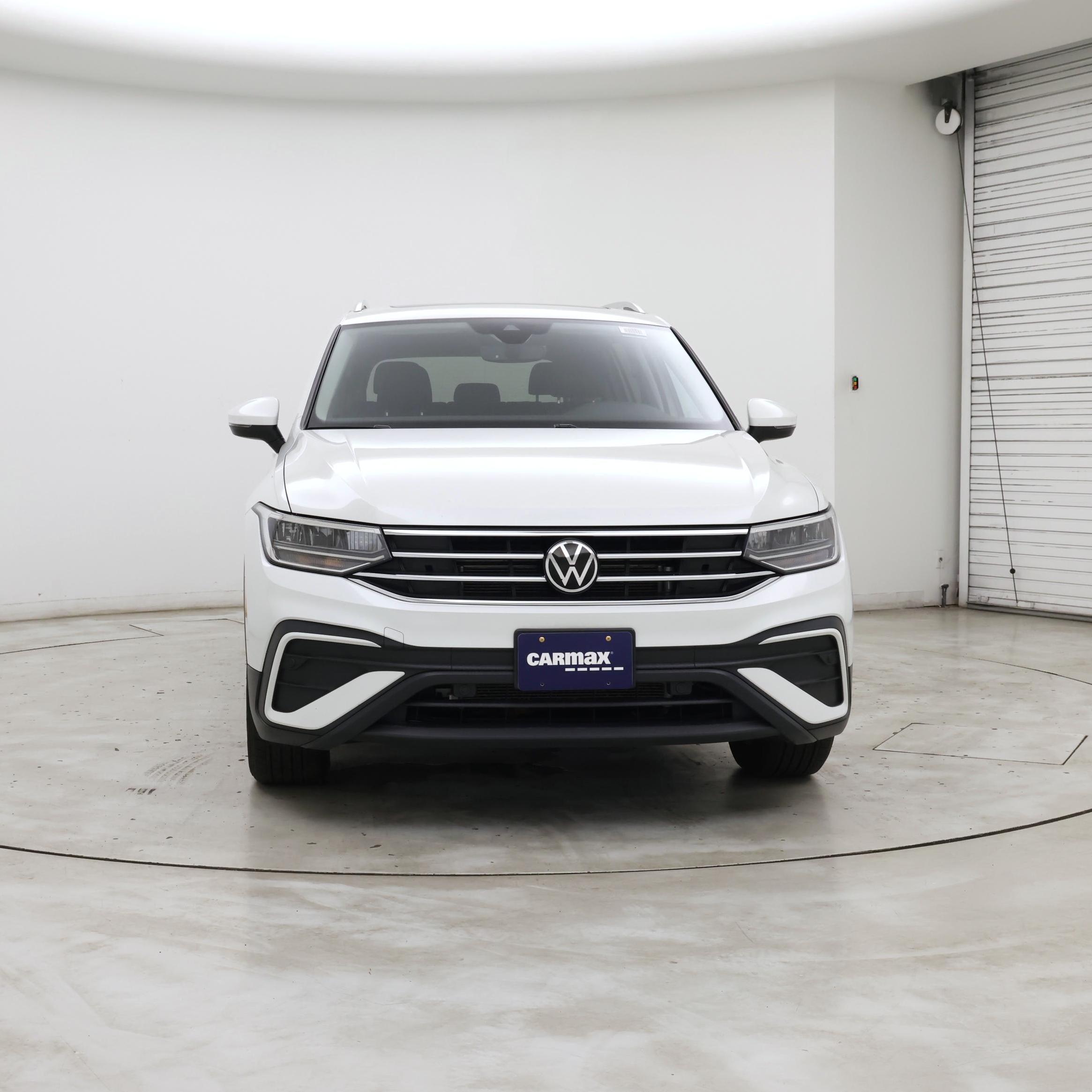 Thumbnail: 2023 Volkswagen Tiguan - 5