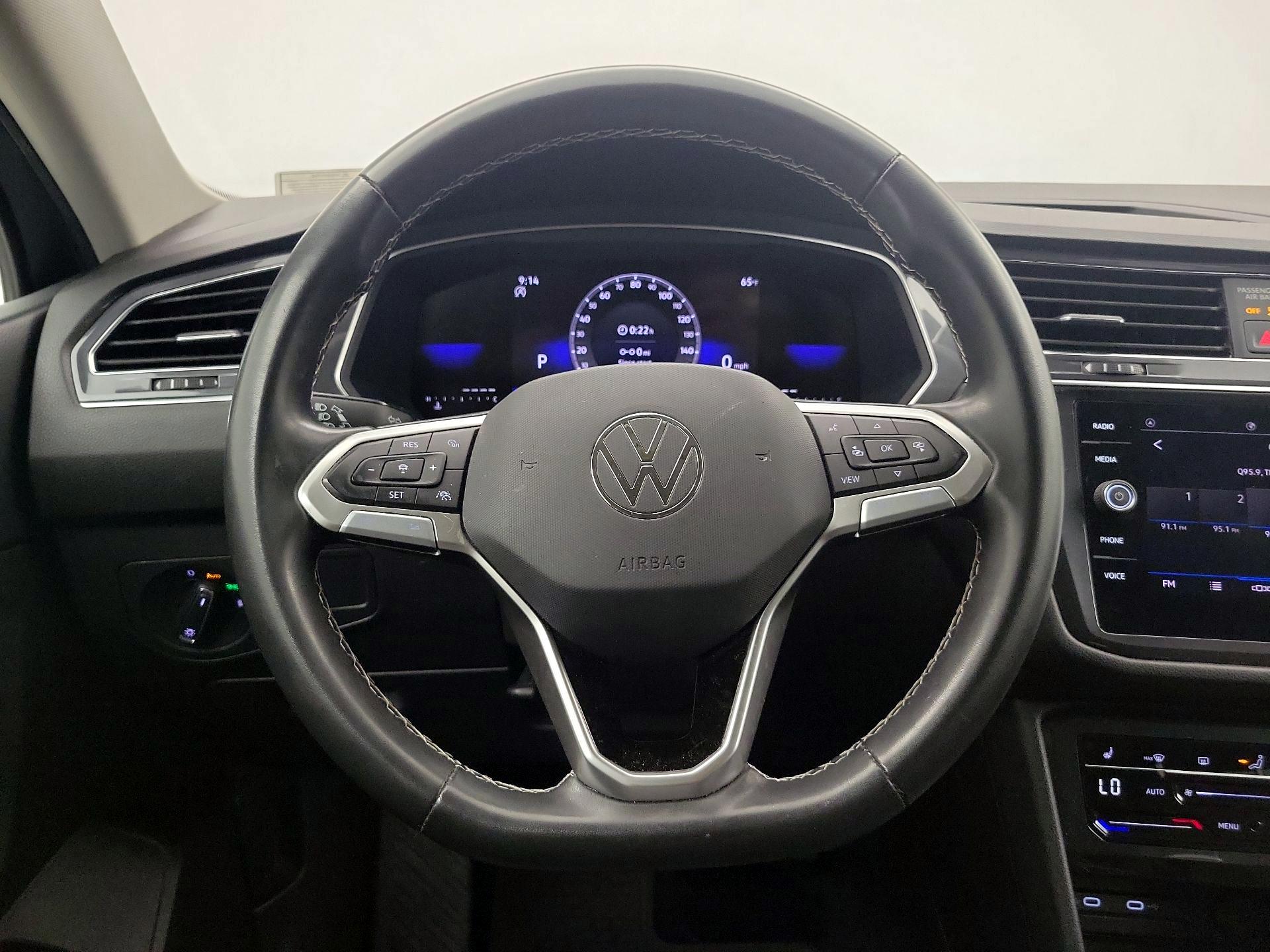 Thumbnail: 2023 Volkswagen Tiguan - 10