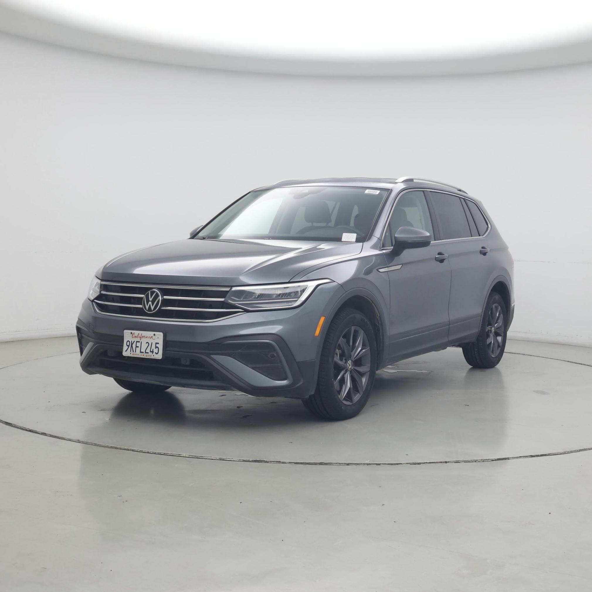Thumbnail: 2023 Volkswagen Tiguan - 4
