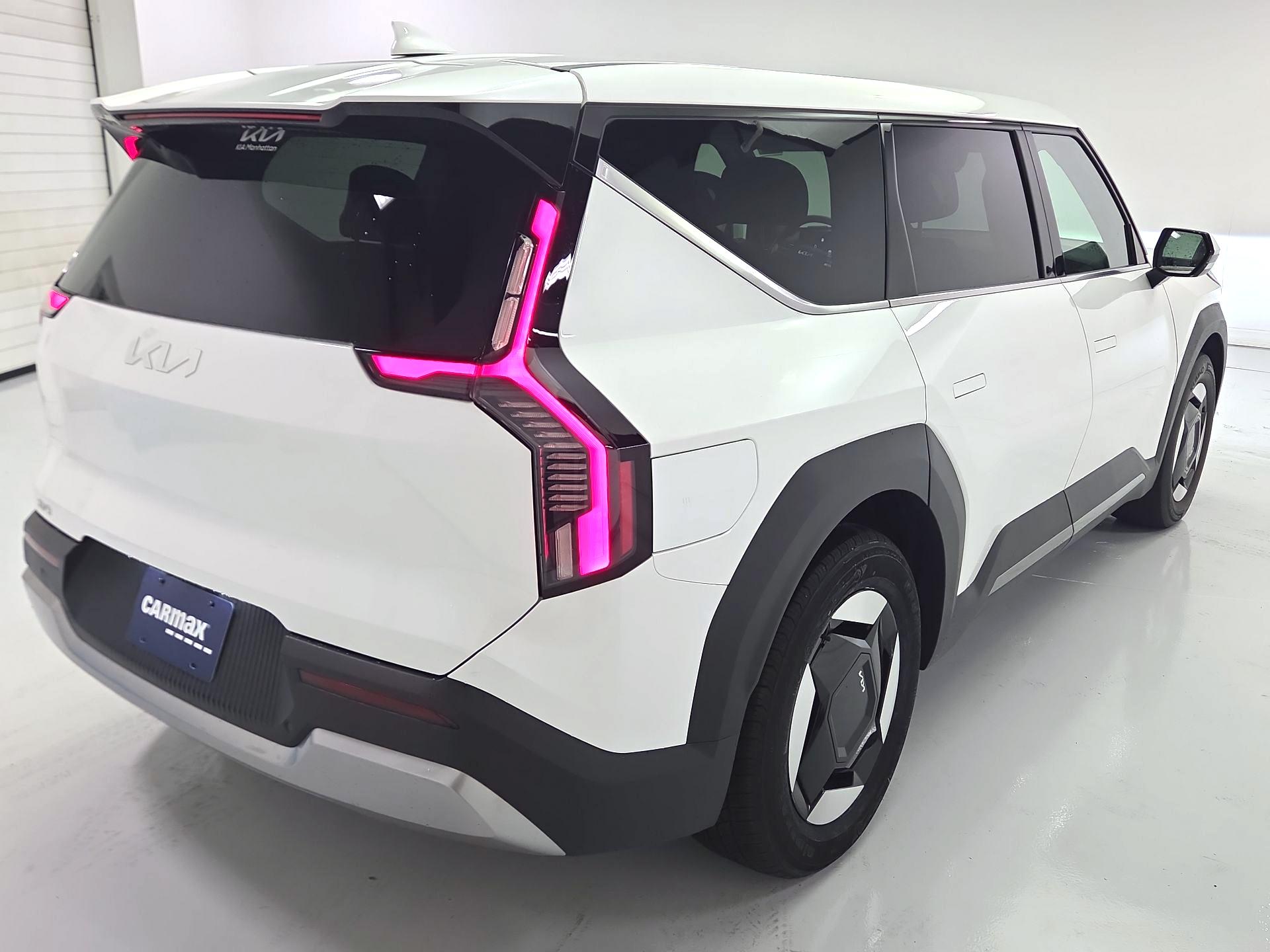 Thumbnail: 2024 Kia EV9 - 5