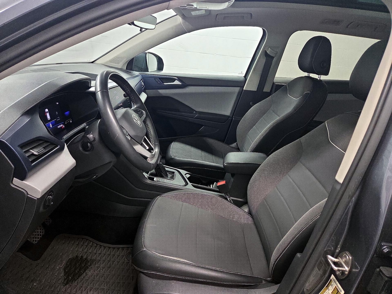 2023 Volkswagen Taos SE - Photo 12