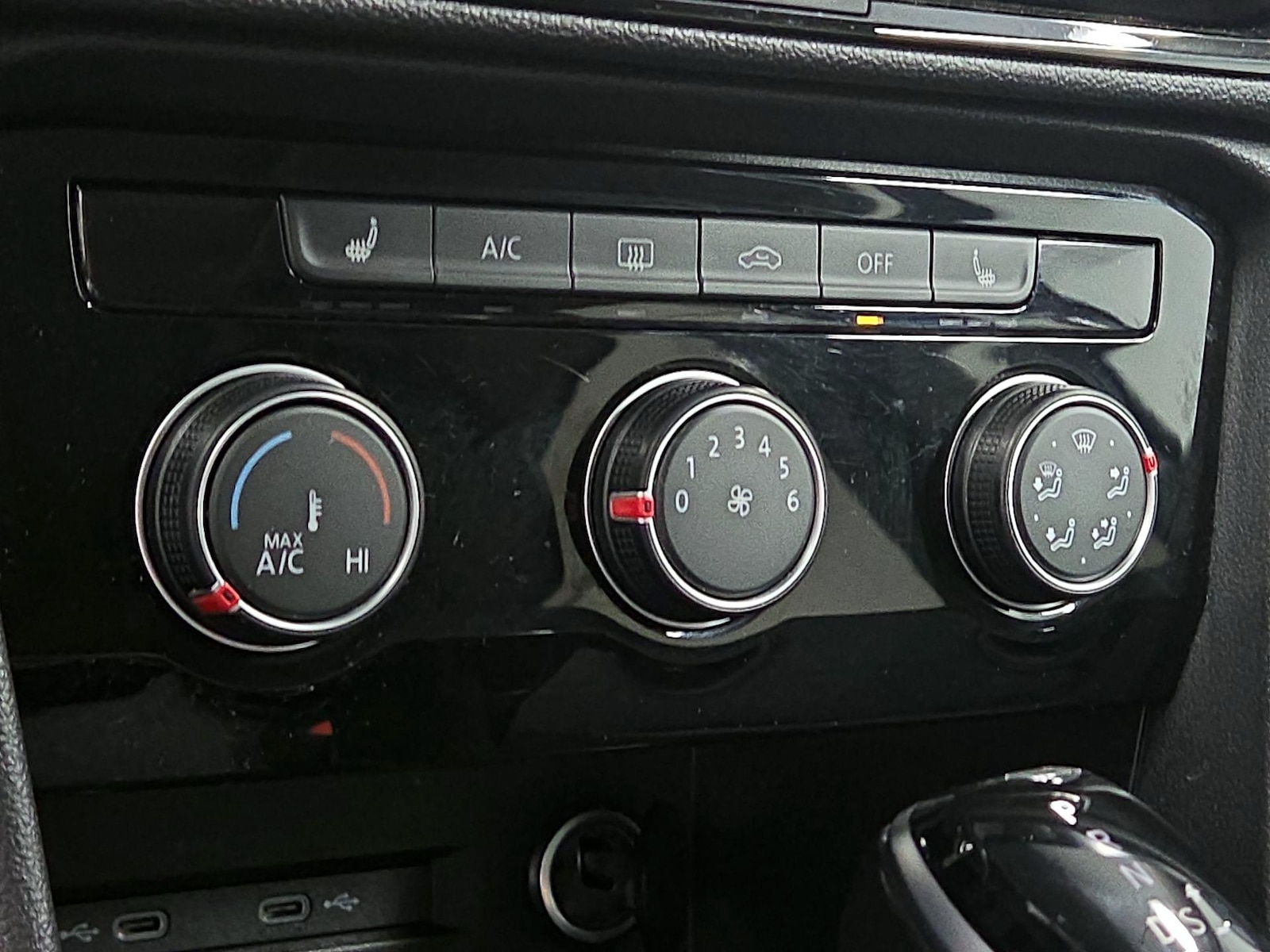 2023 Volkswagen Taos SE - Photo 17