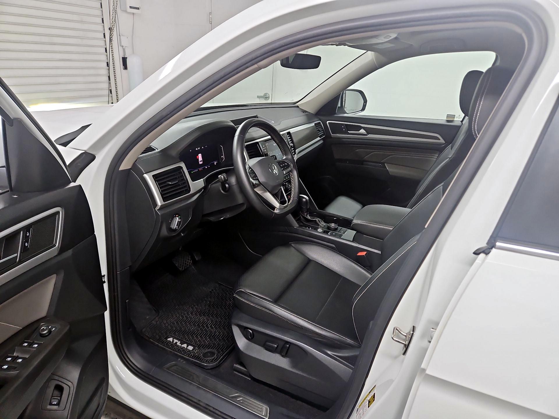 Thumbnail: 2023 Volkswagen Atlas - 11