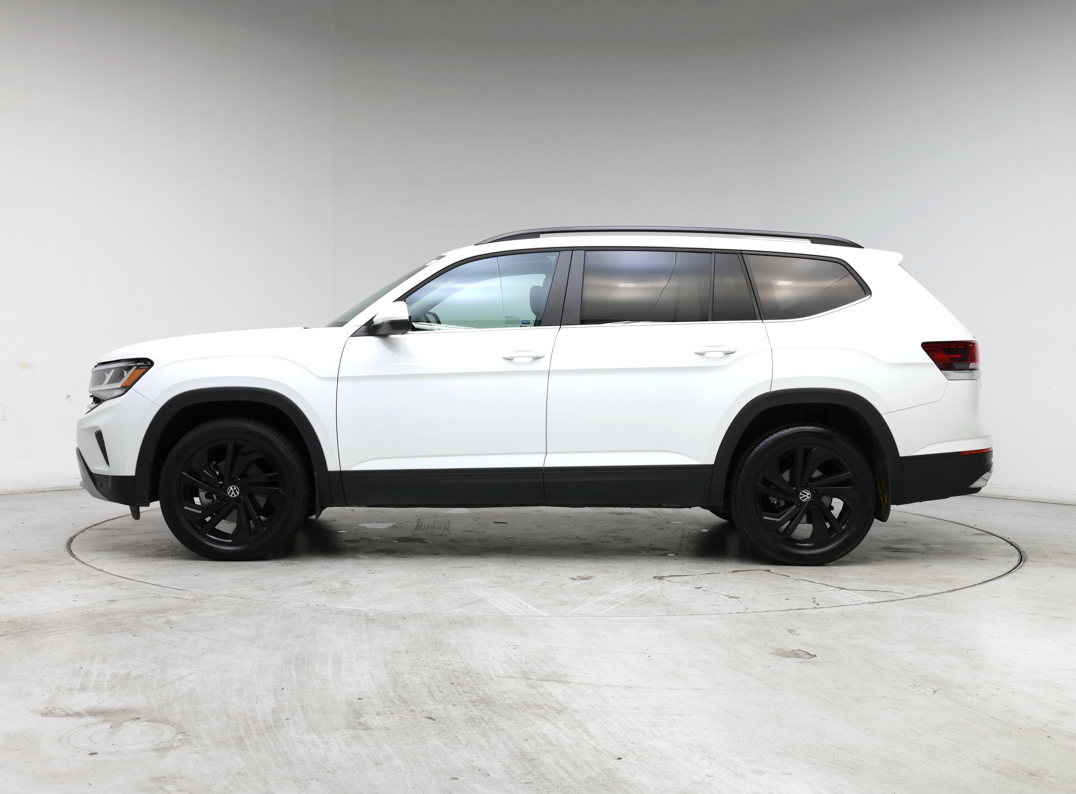 Thumbnail: 2023 Volkswagen Atlas - 3