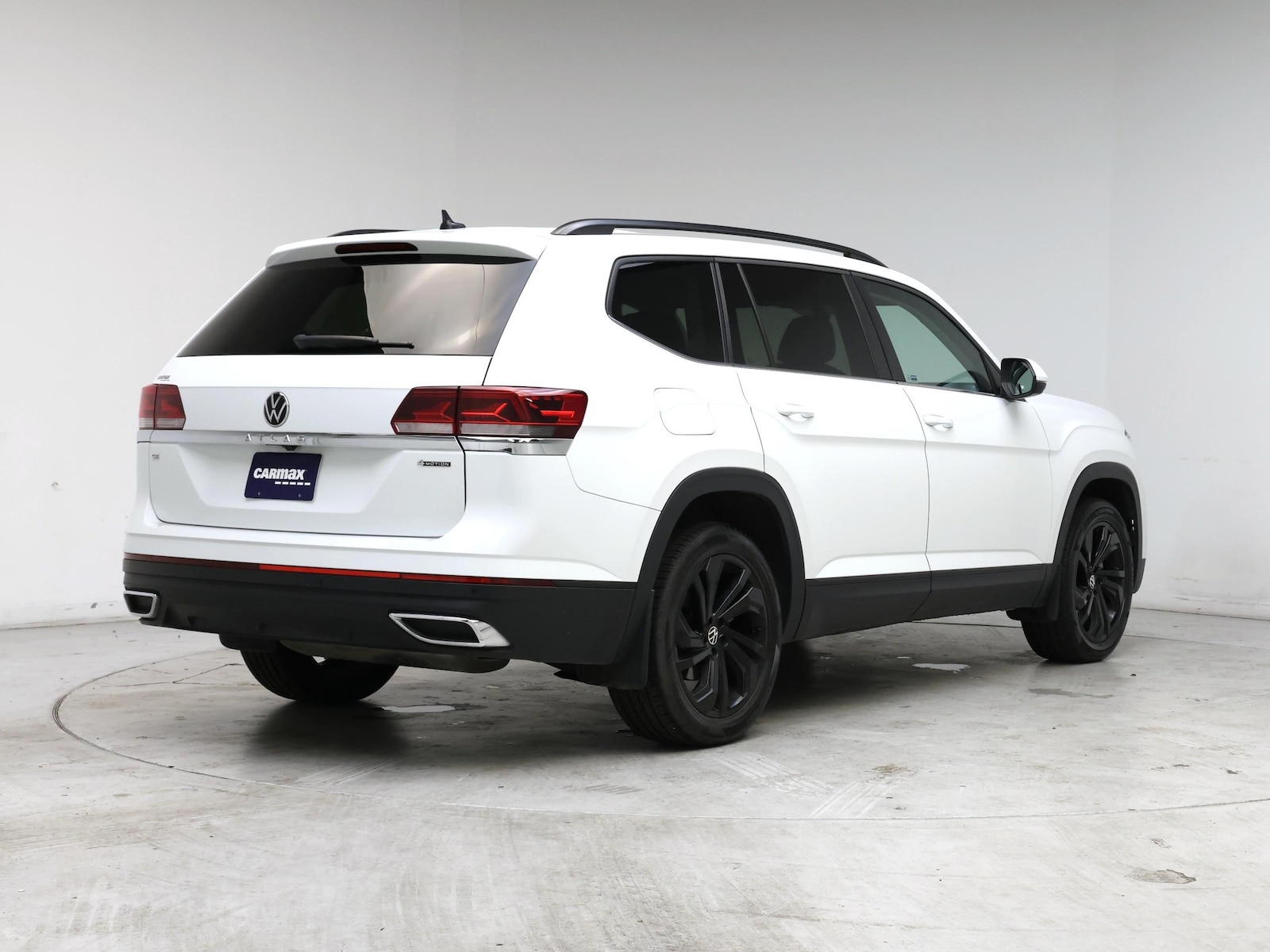 2023 Volkswagen Atlas SE w/Tech - Photo 9