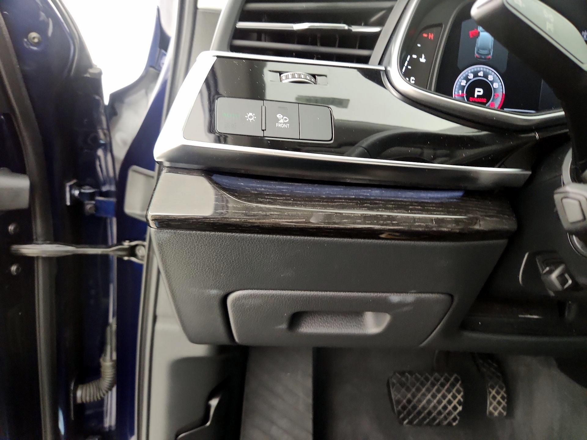 Thumbnail: 2023 Audi Q7 - 11