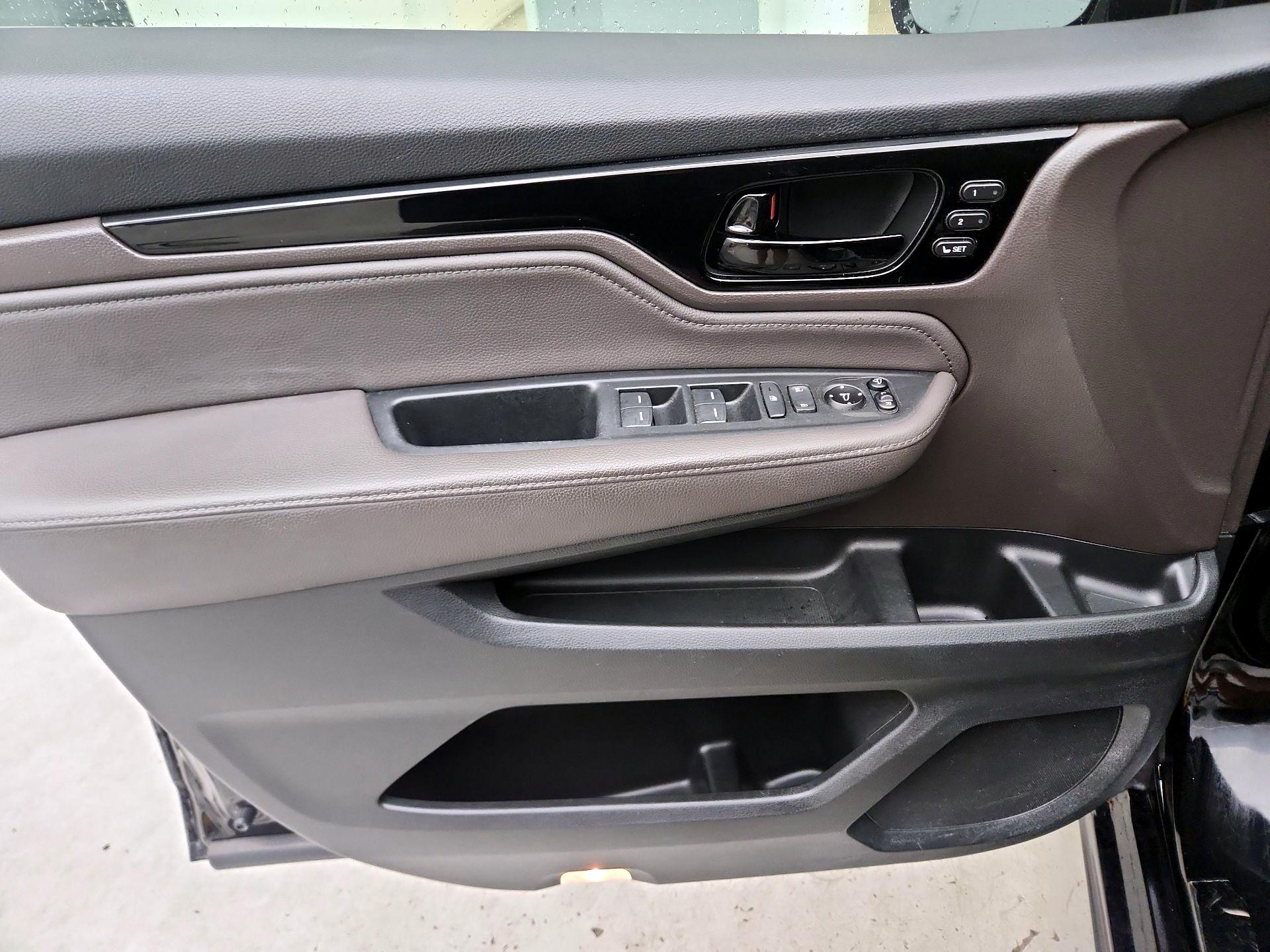 Thumbnail: 2018 Honda Odyssey - 12