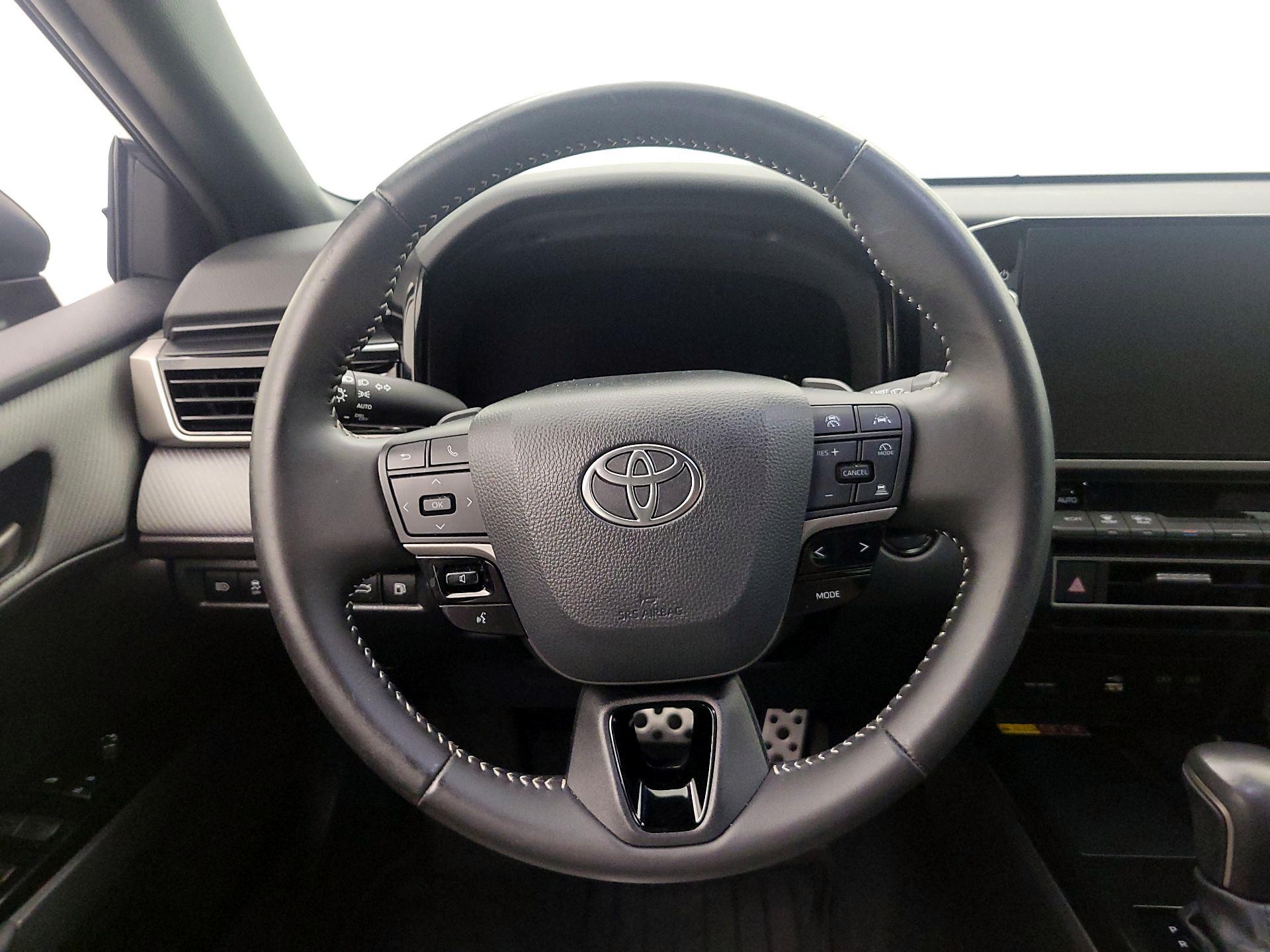 Thumbnail: 2025 Toyota Camry - 10