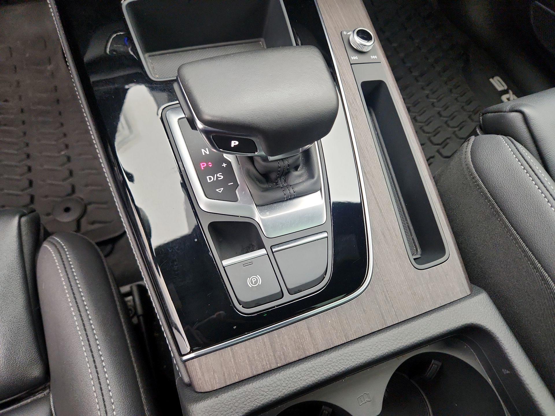 Thumbnail: 2023 Audi Q5 - 17