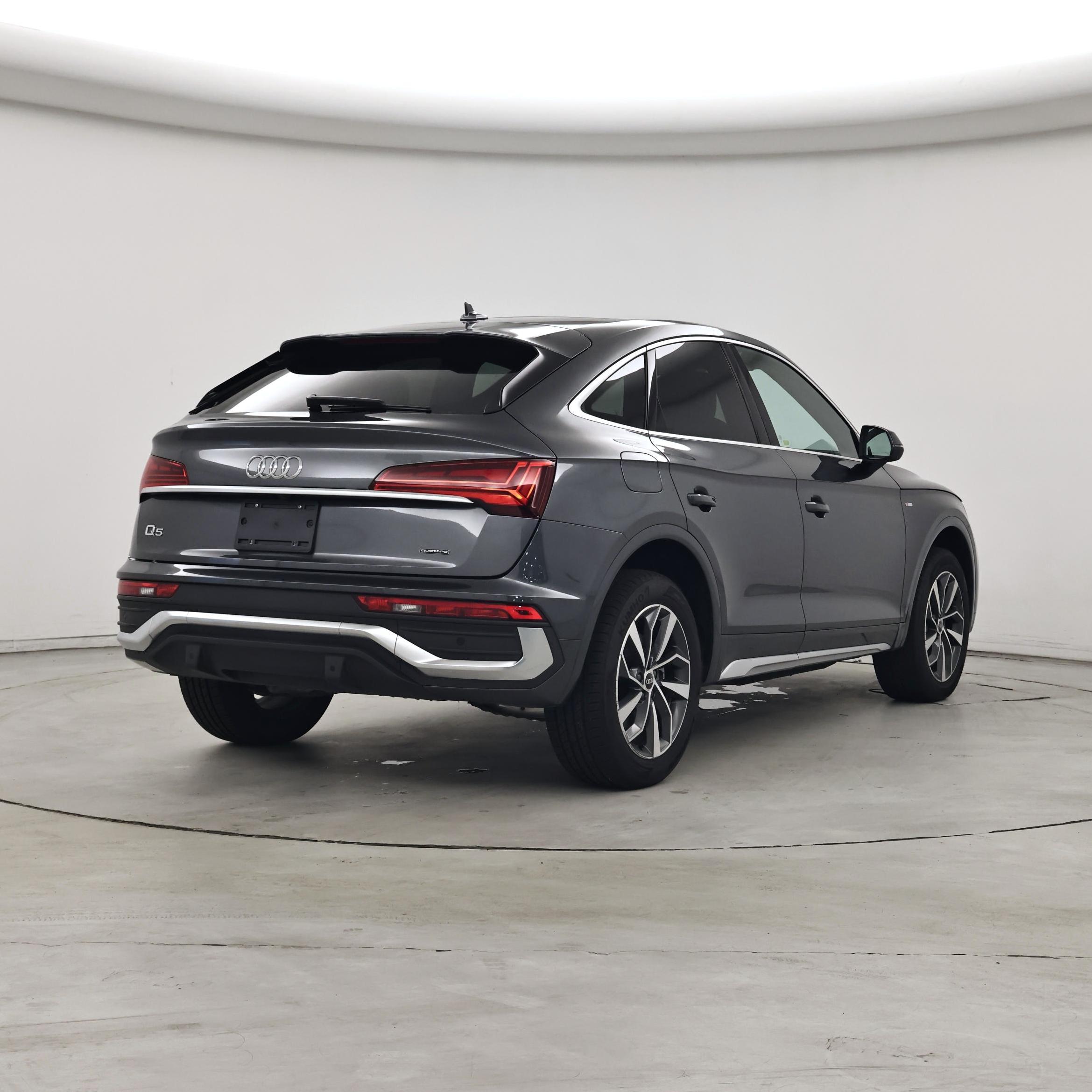 Thumbnail: 2023 Audi Q5 - 8