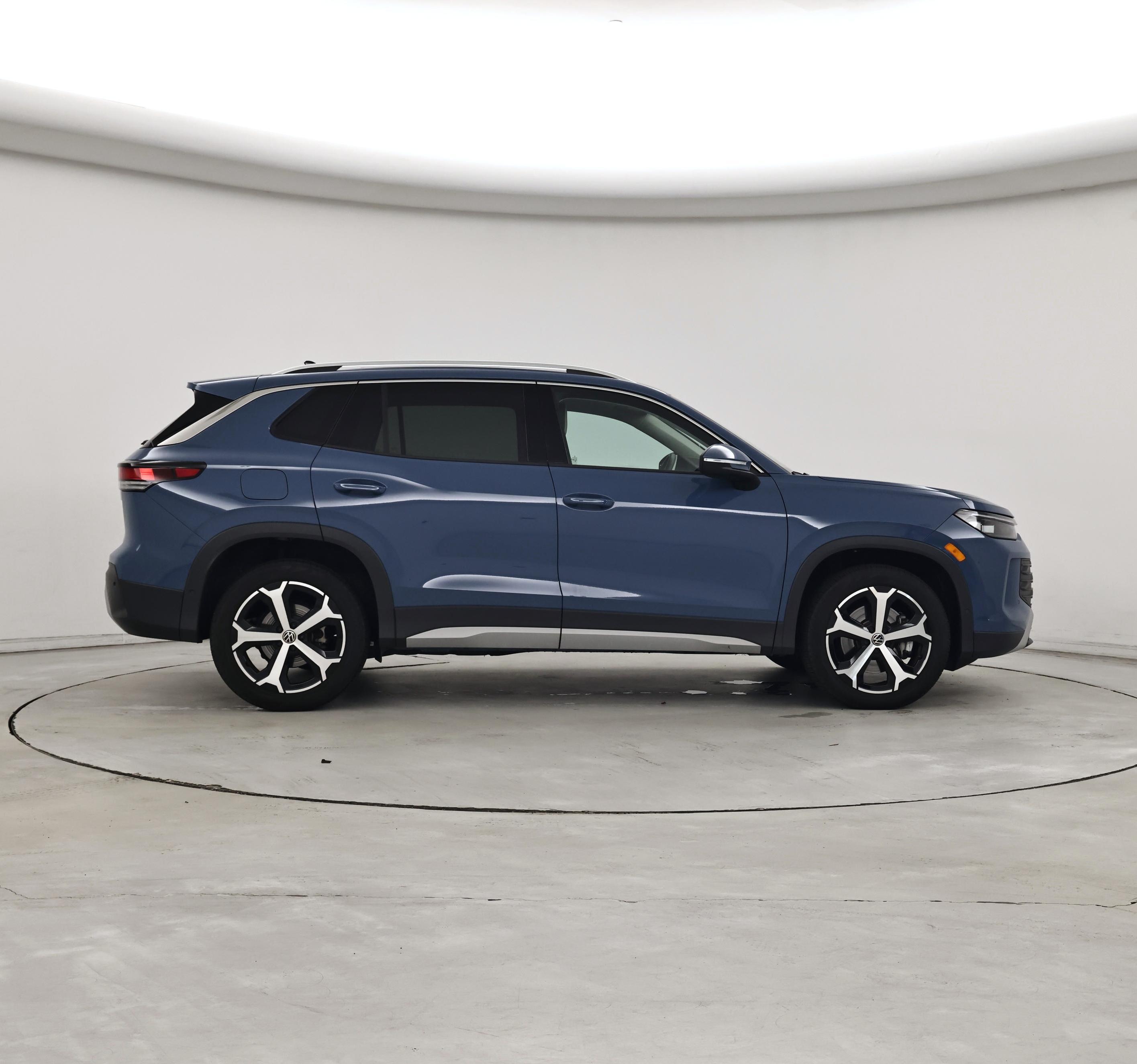 Thumbnail: 2025 Volkswagen Tiguan - 7