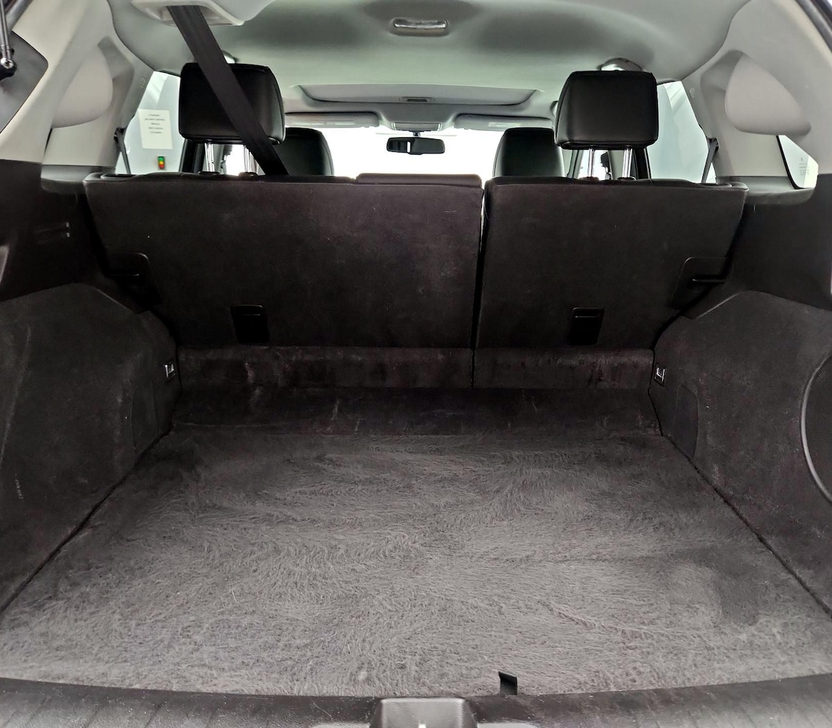 Trunk/Cargo (Seats Up)