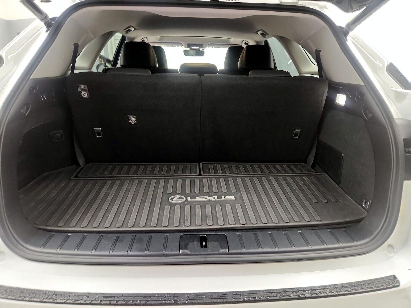 2022 Lexus RX 350 - Photo 22