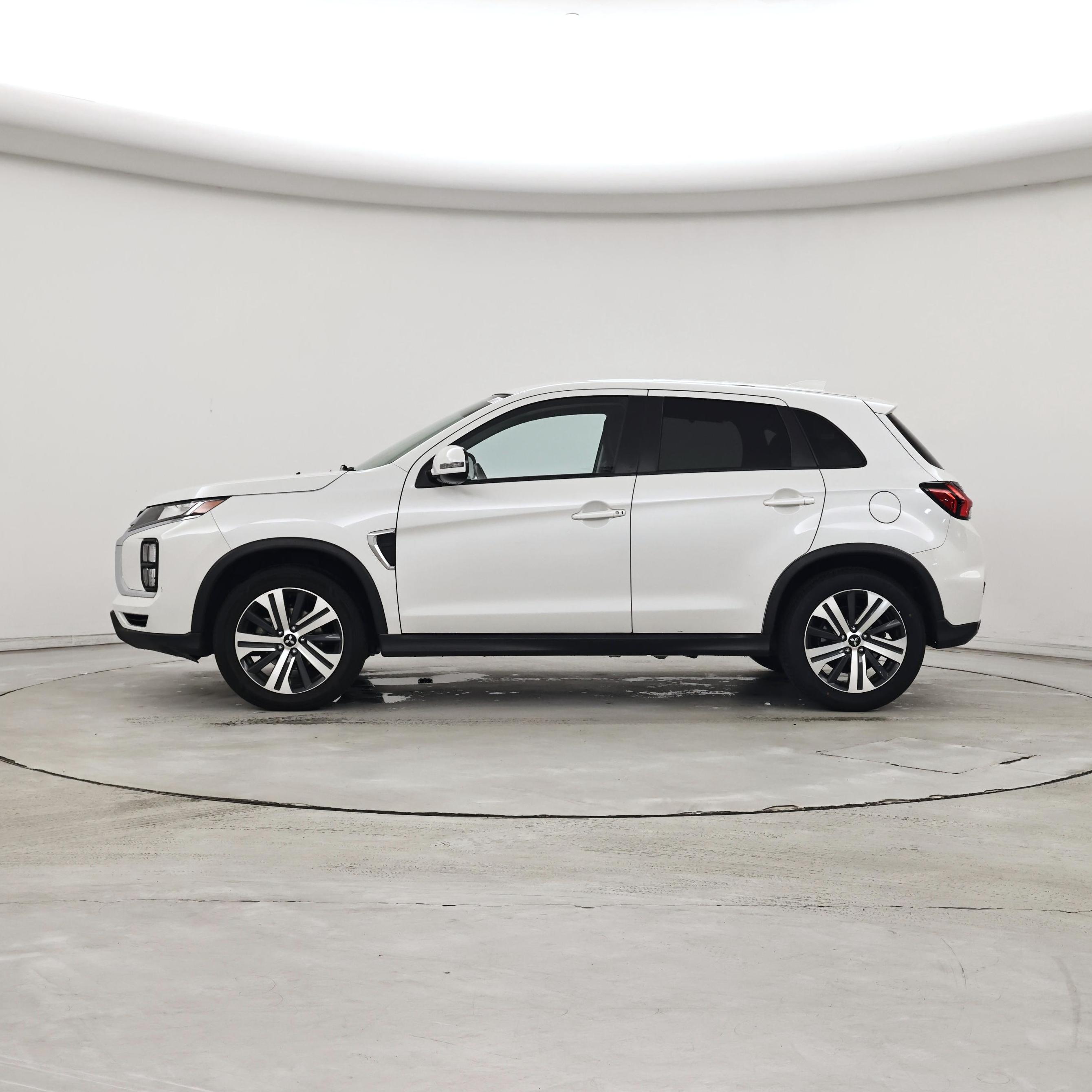 Thumbnail: 2021 Mitsubishi Outlander Sport - 3