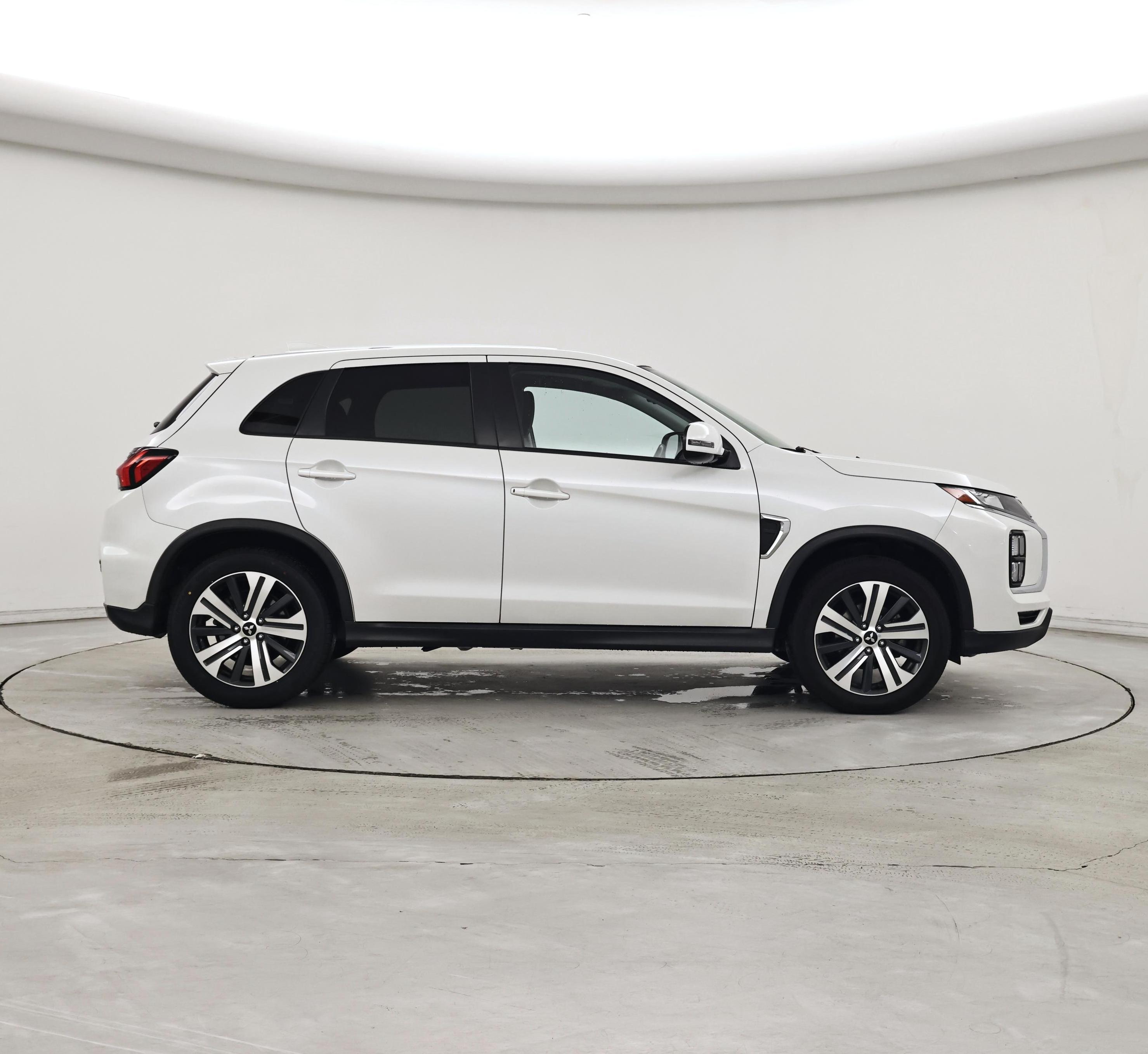 Thumbnail: 2021 Mitsubishi Outlander Sport - 7
