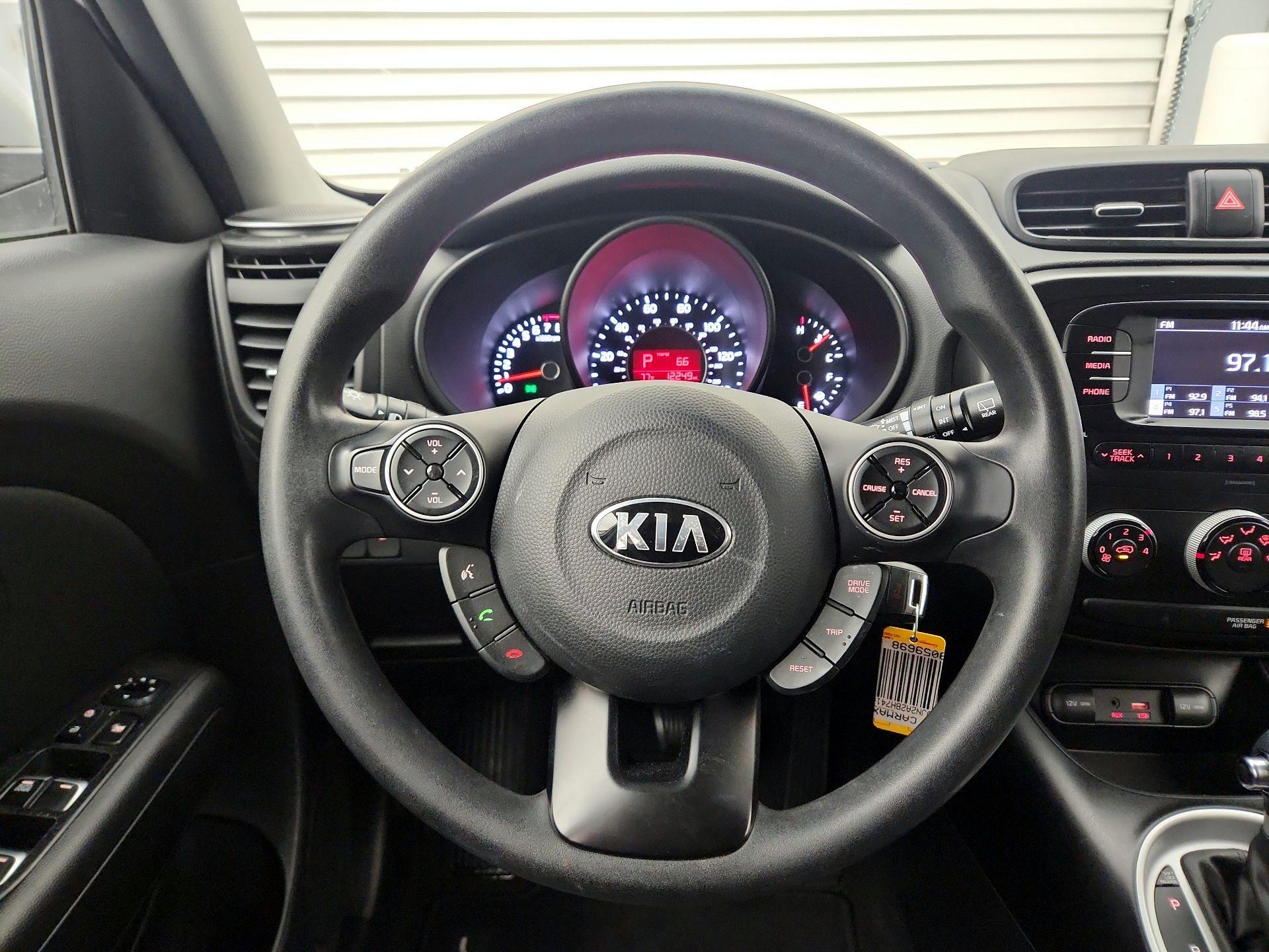 Thumbnail: 2017 Kia Soul - 10