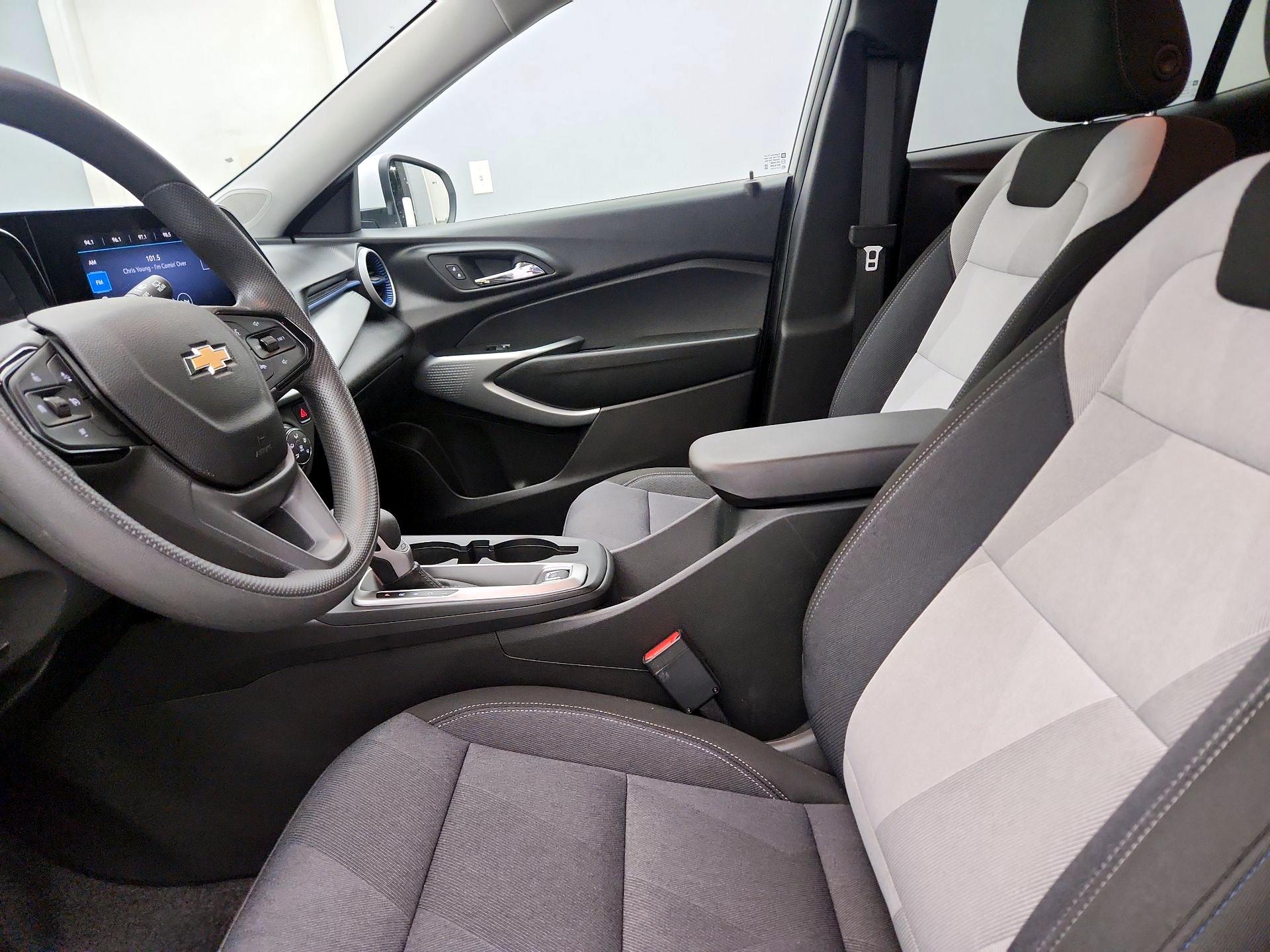Thumbnail: 2025 Chevrolet Trax - 11