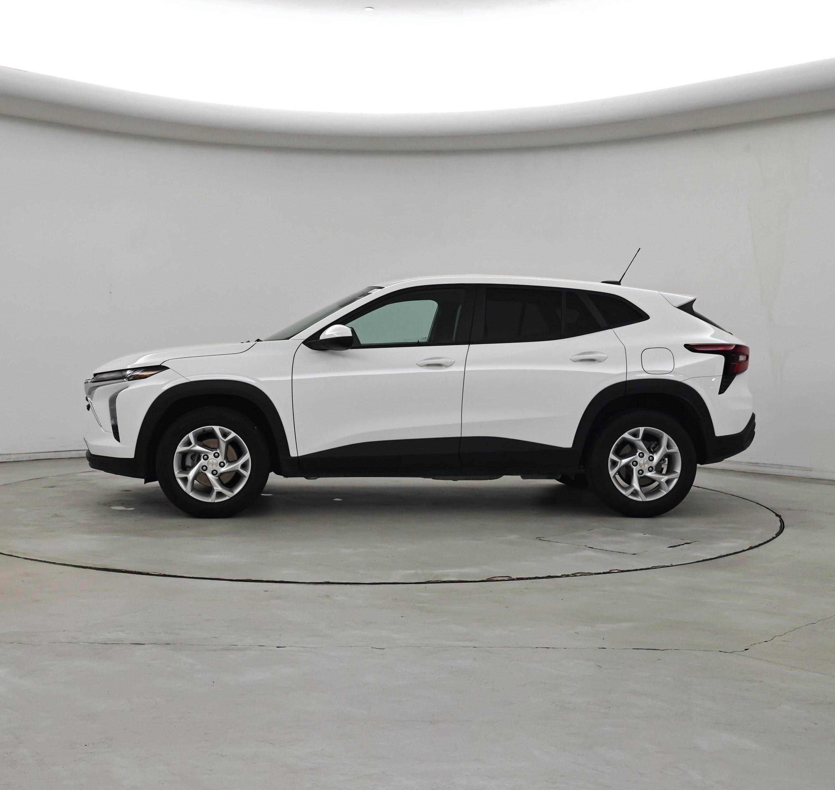 Thumbnail: 2025 Chevrolet Trax - 3
