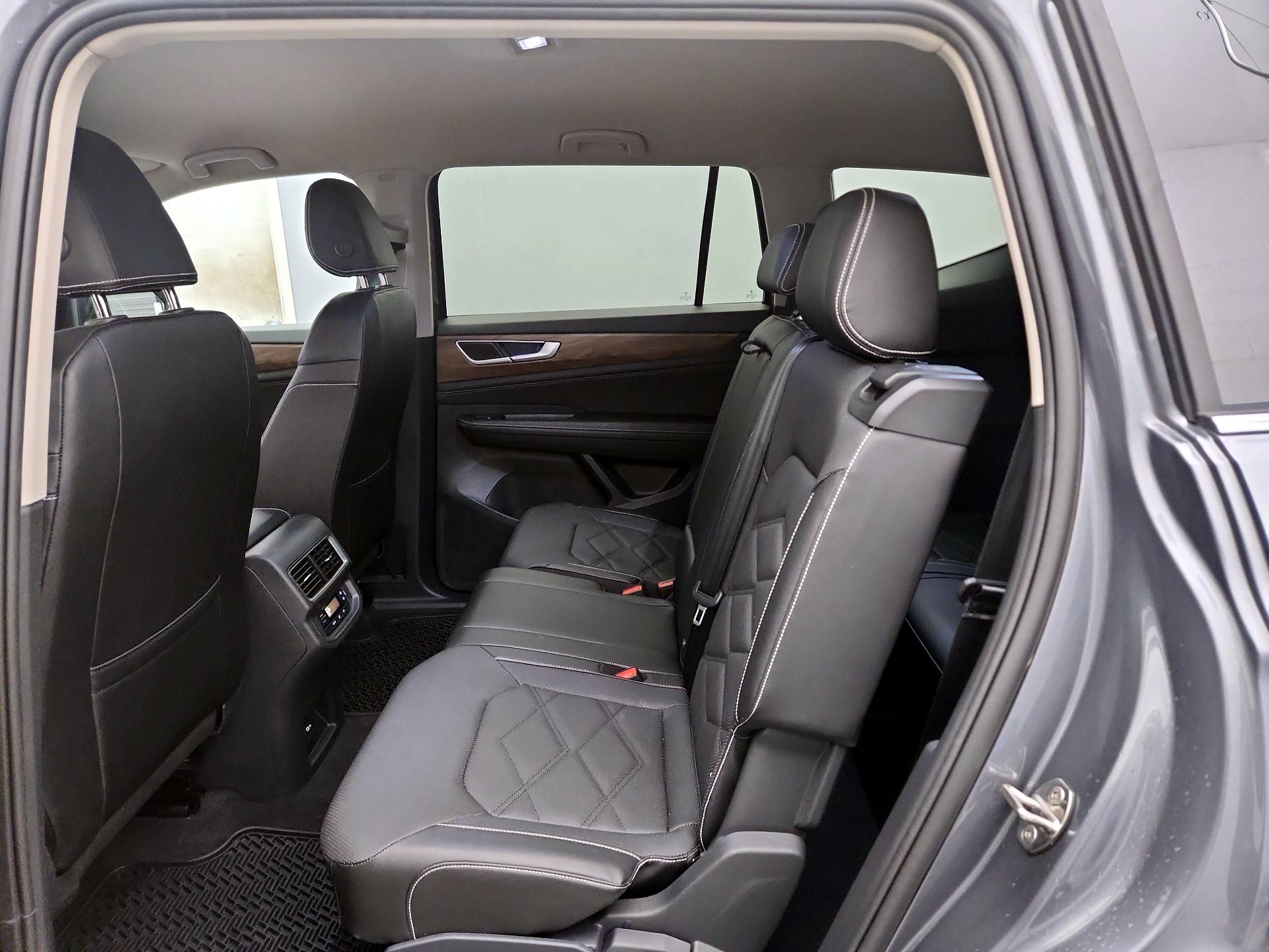 Thumbnail: 2024 Volkswagen Atlas - 19