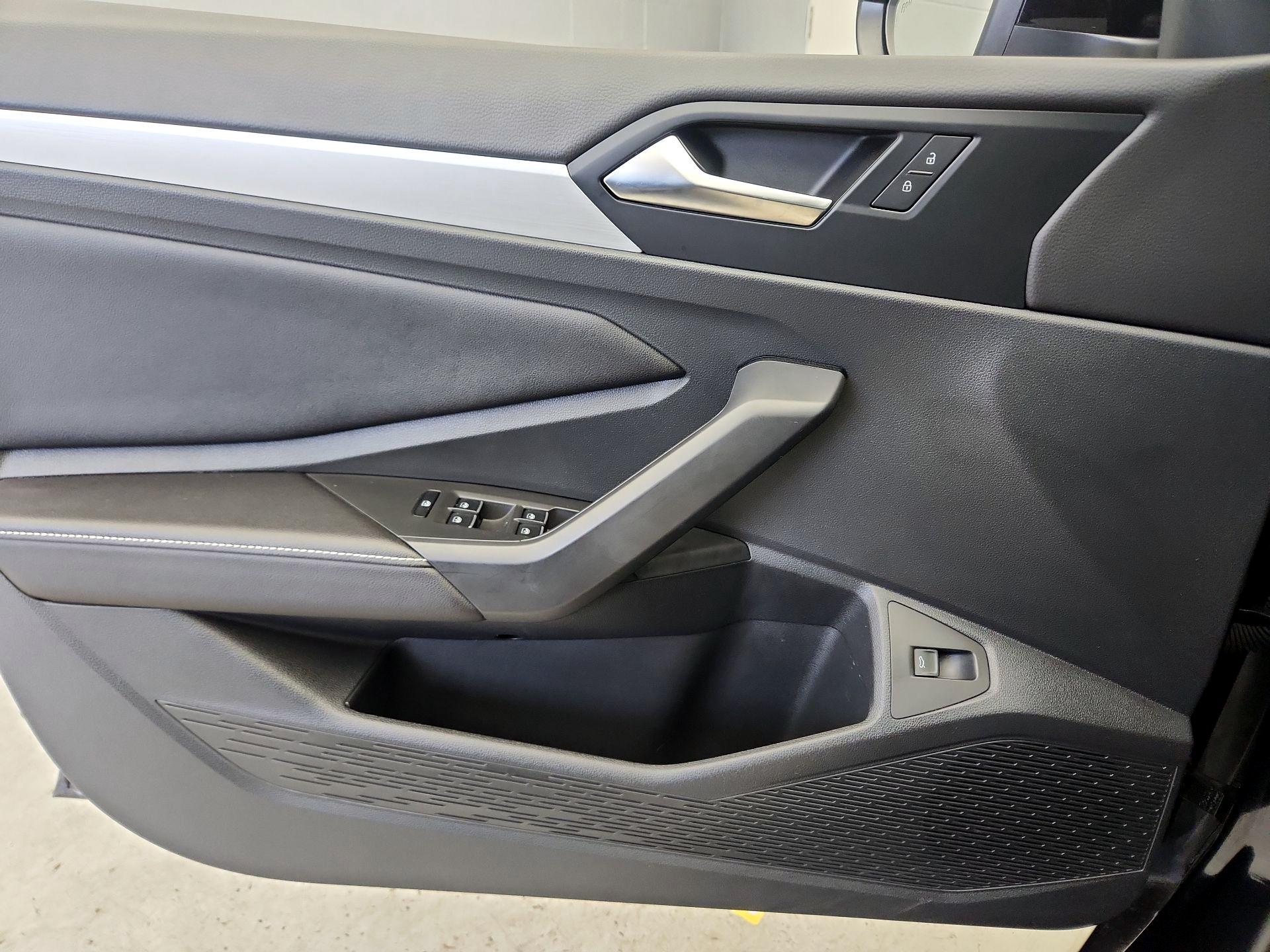Thumbnail: 2025 Volkswagen Jetta - 12