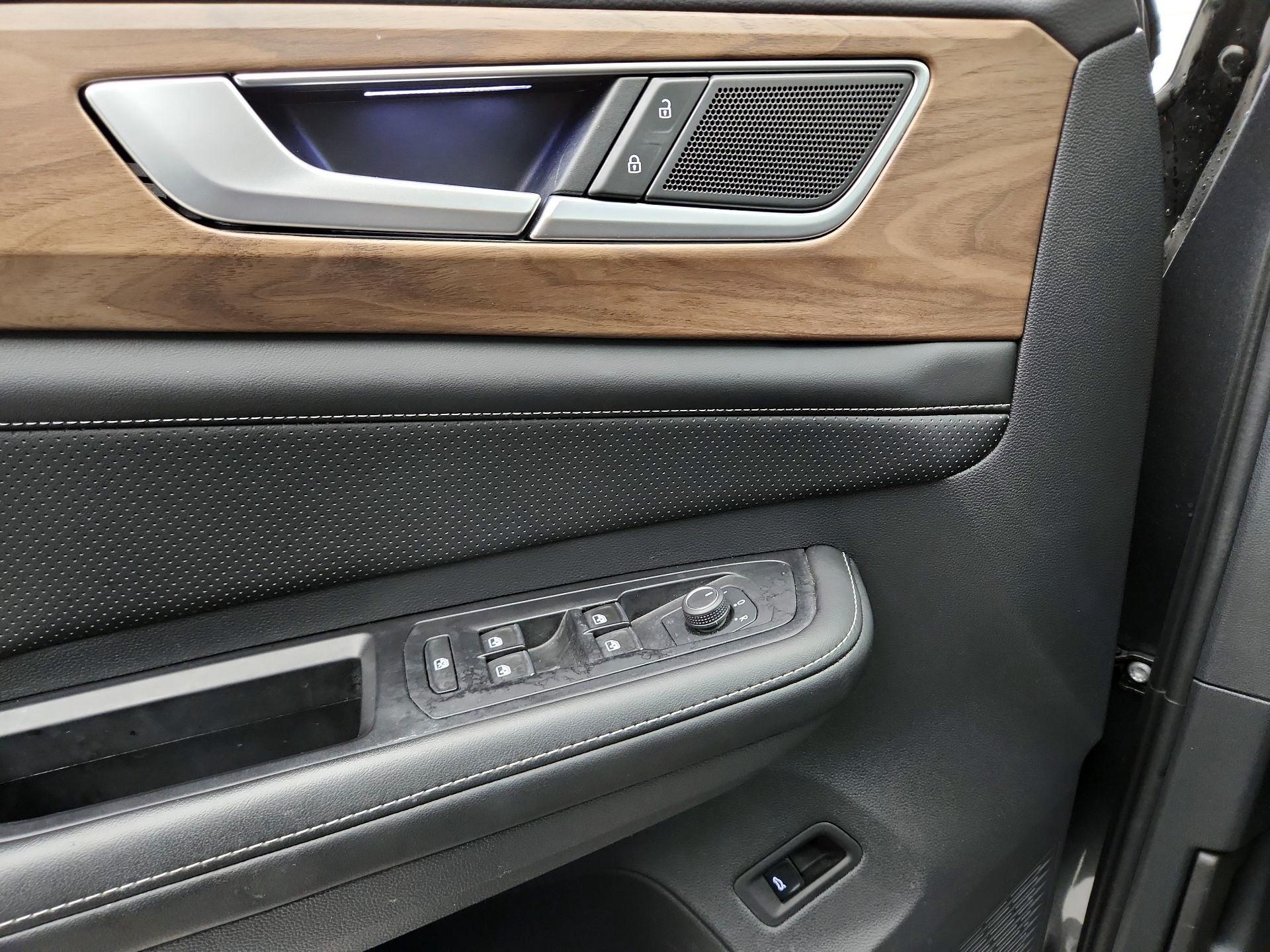 Thumbnail: 2024 Volkswagen Atlas - 12