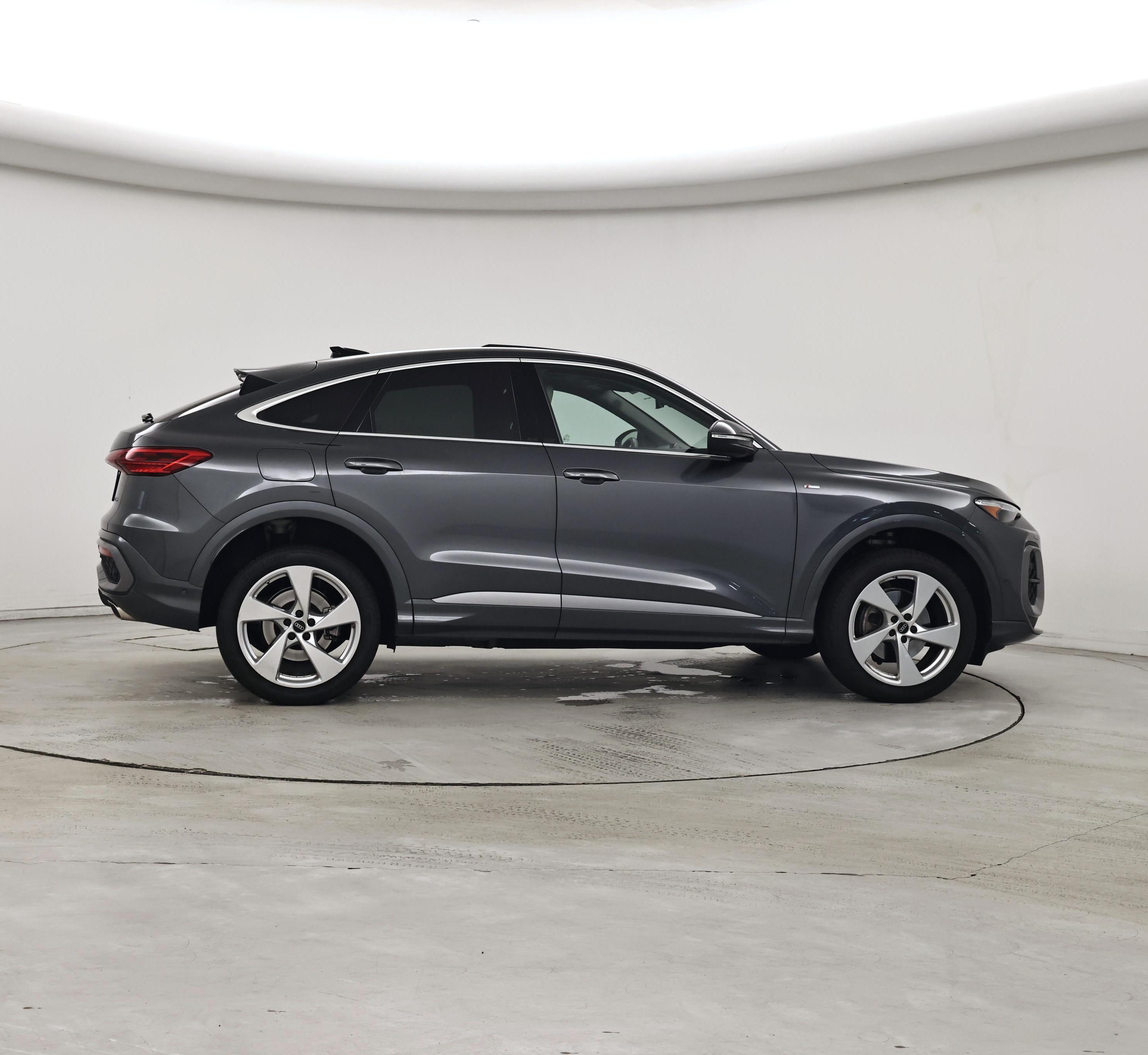 Thumbnail: 2025 Audi Q5 - 7