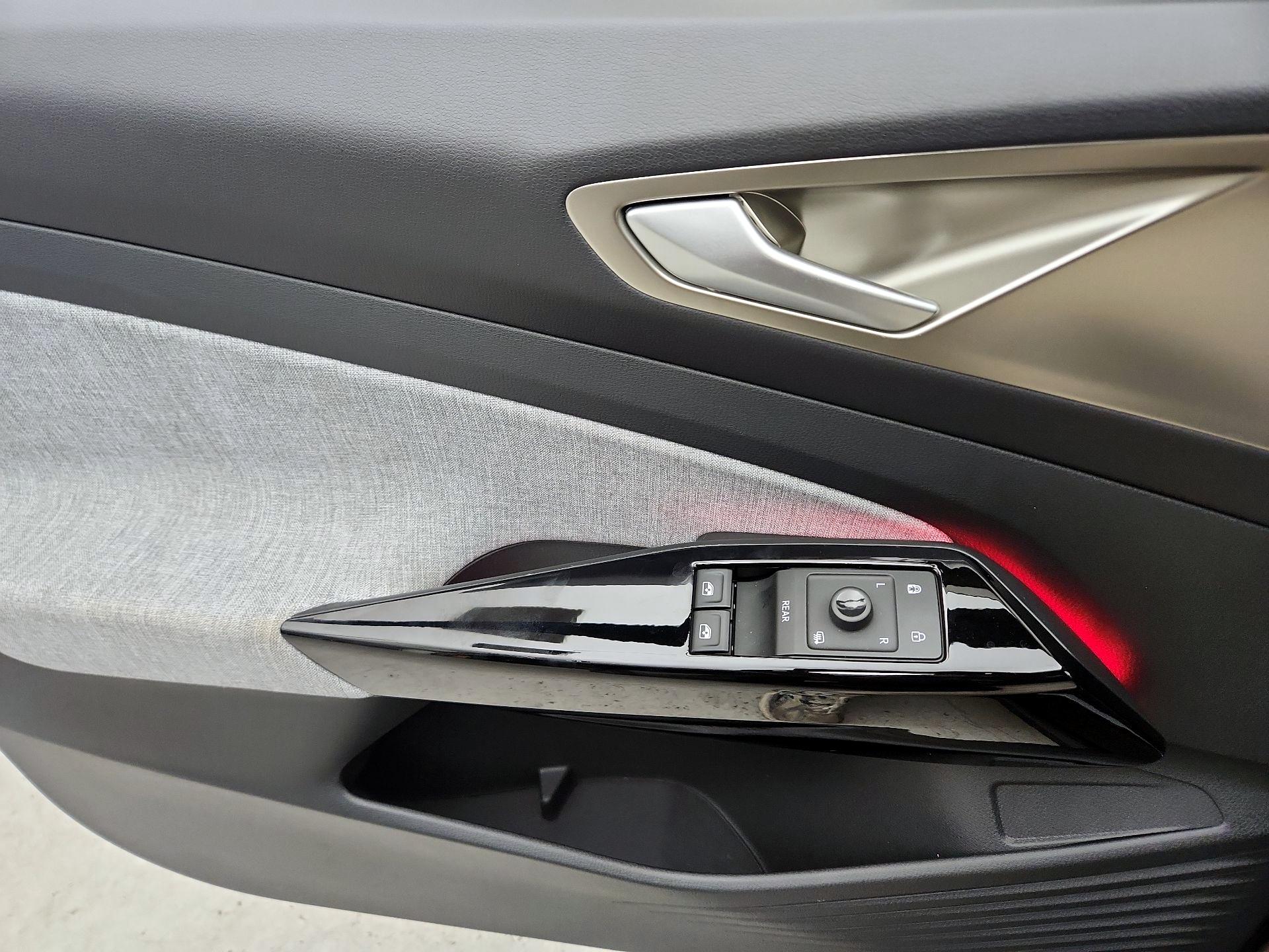 Thumbnail: 2023 Volkswagen ID.4 - 12