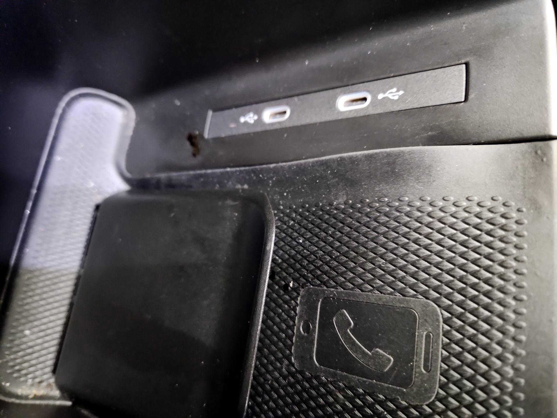 Thumbnail: 2023 Volkswagen ID.4 - 19