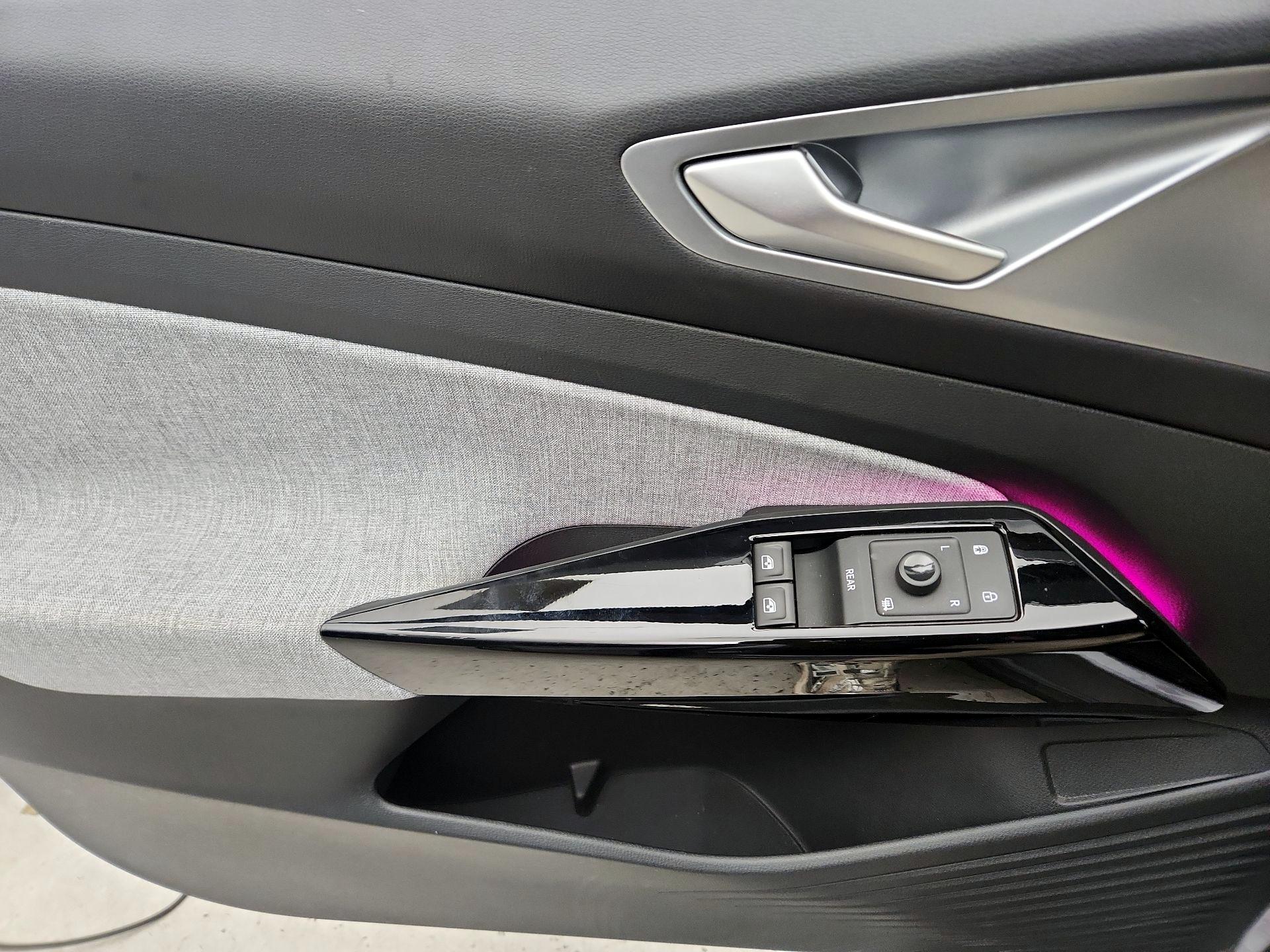 Thumbnail: 2023 Volkswagen ID.4 - 12