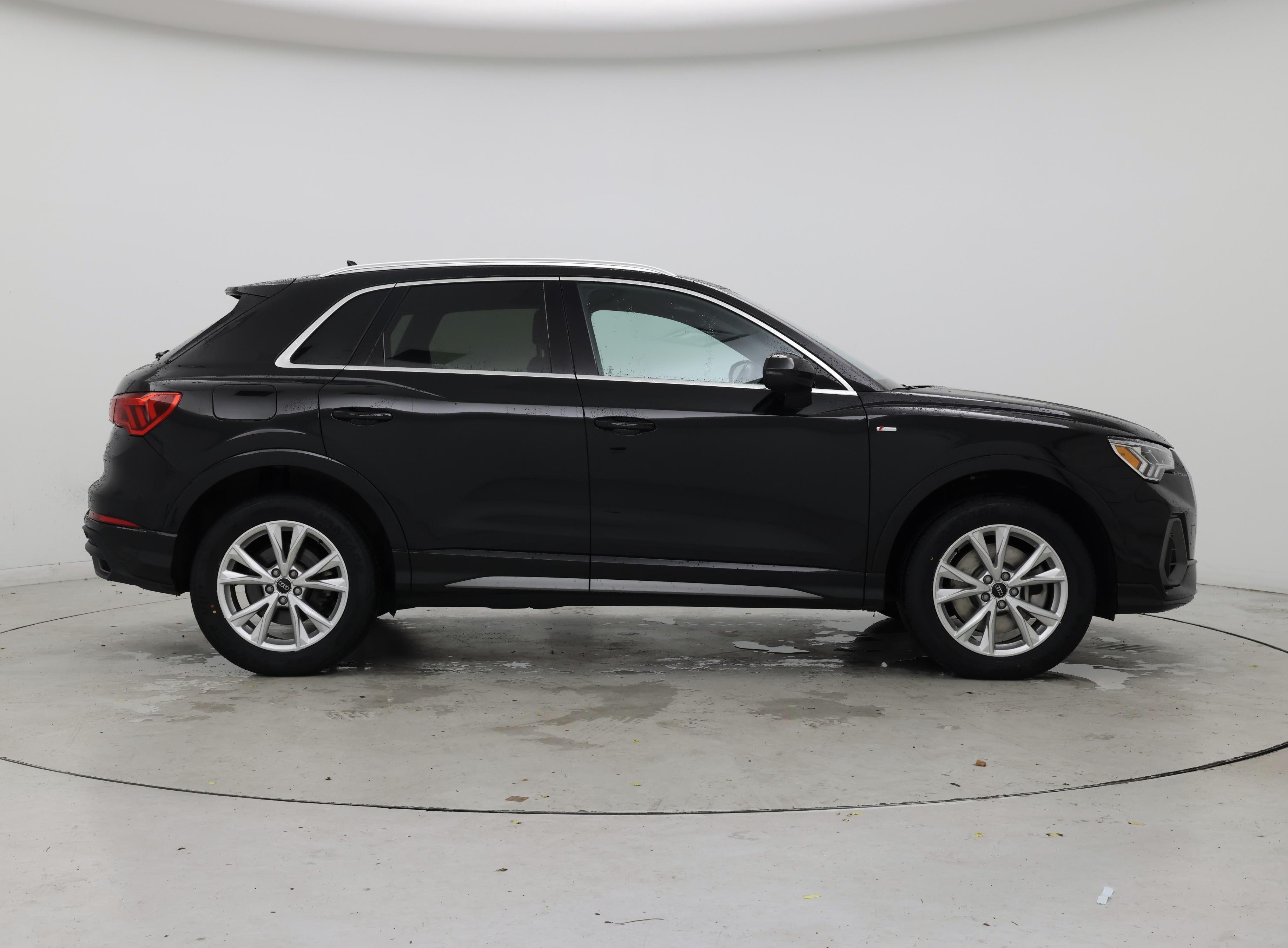 Thumbnail: 2023 Audi Q3 - 7
