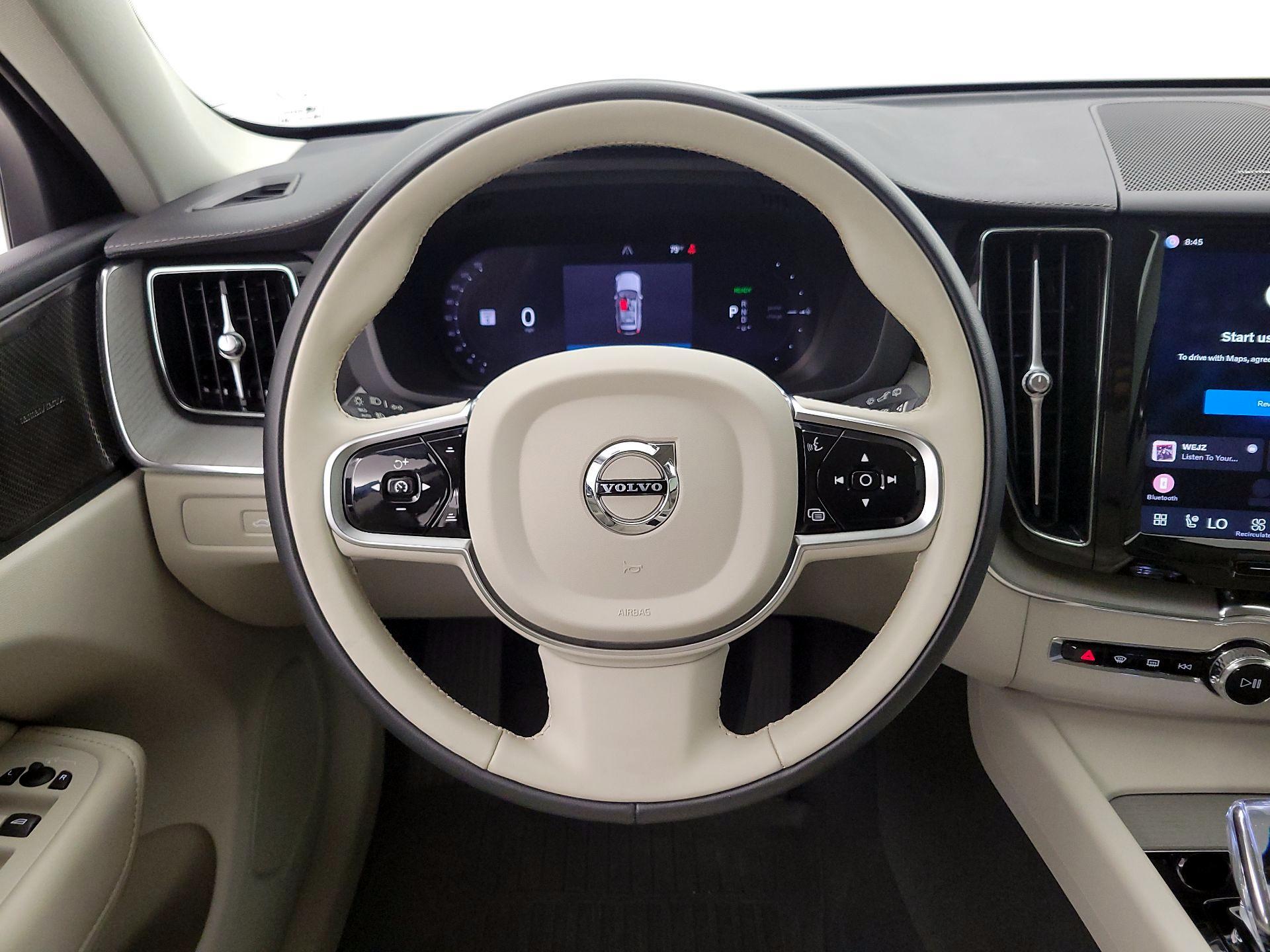 Thumbnail: 2025 Volvo XC60 - 10