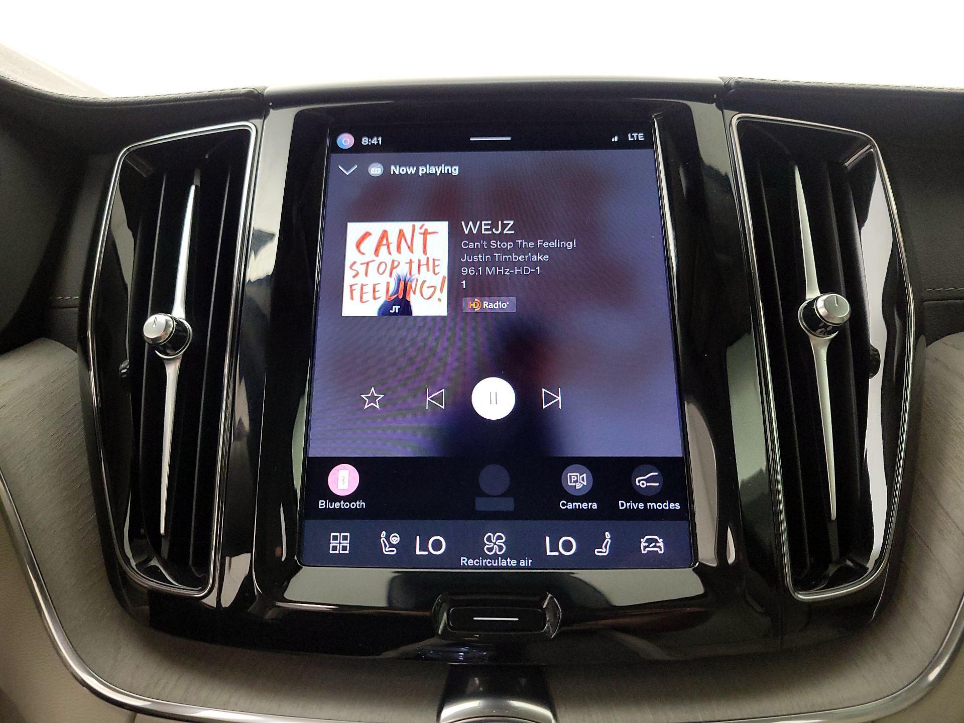 Thumbnail: 2025 Volvo XC60 - 15