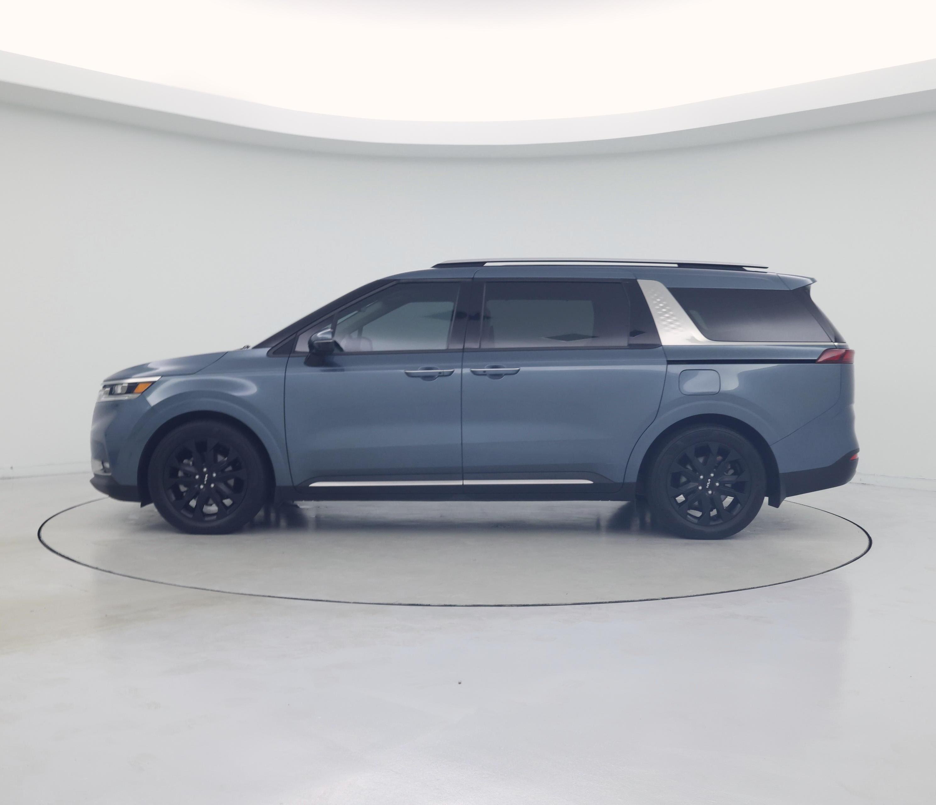 Thumbnail: 2024 Kia Carnival - 3