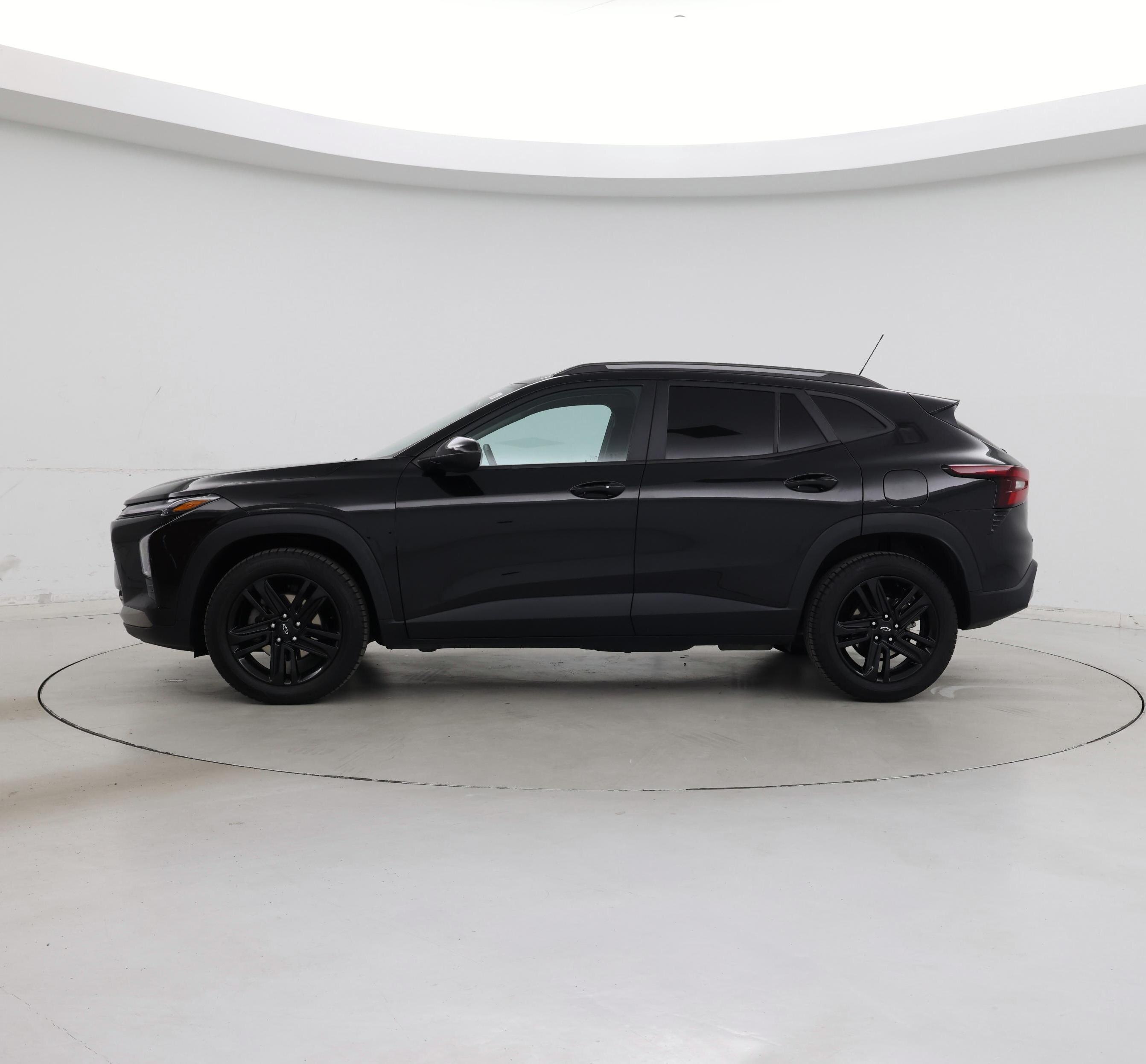 Thumbnail: 2024 Chevrolet Trax - 3