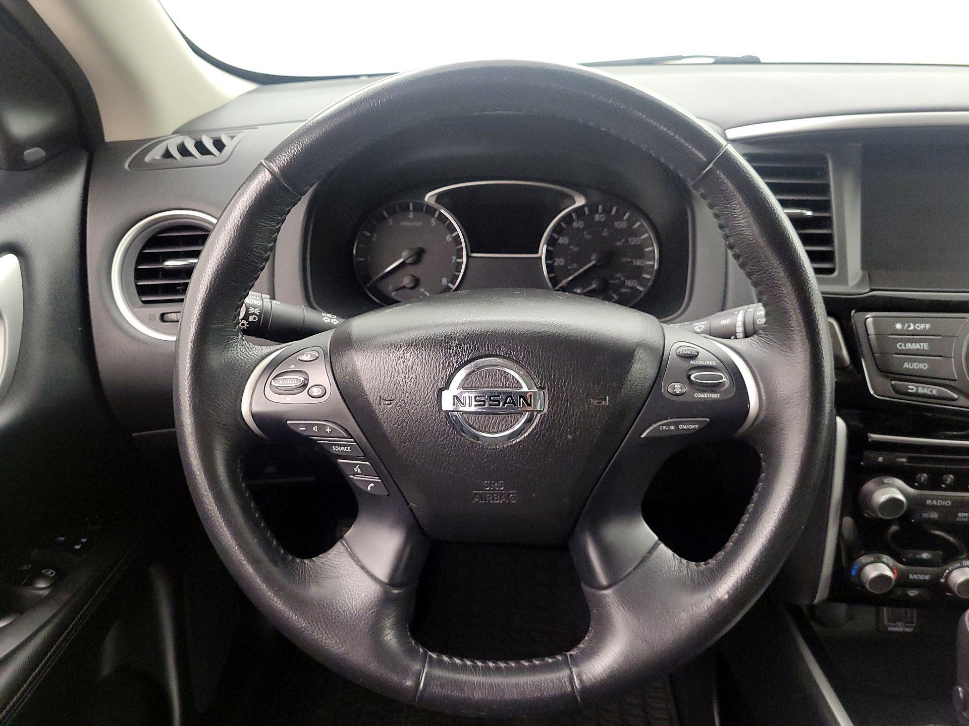 Thumbnail: 2019 Nissan Pathfinder - 10