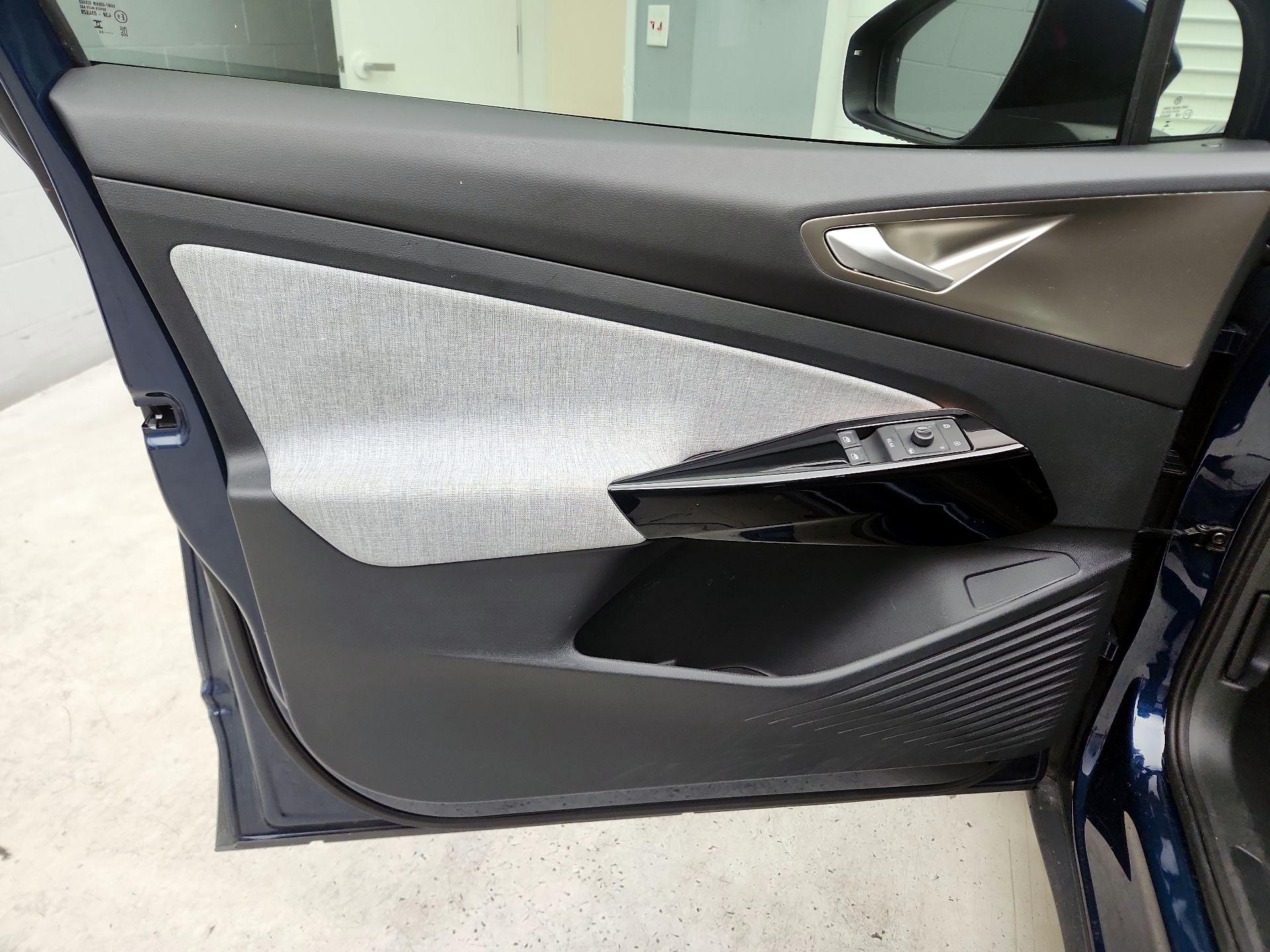 Thumbnail: 2023 Volkswagen ID.4 - 12