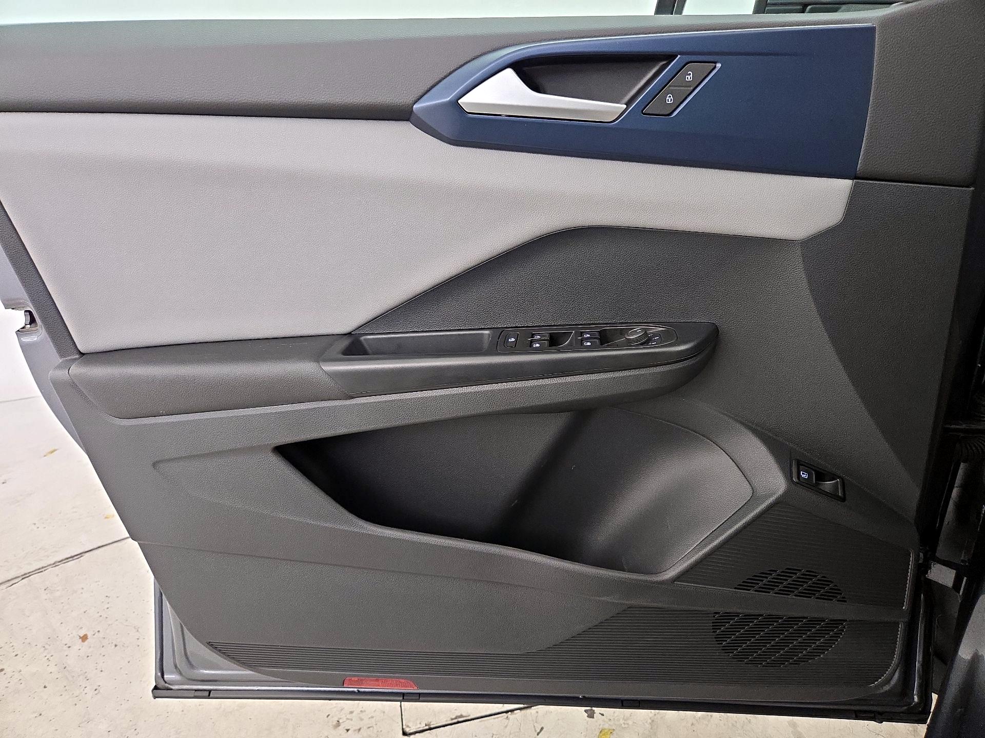 Thumbnail: 2023 Volkswagen Taos - 12