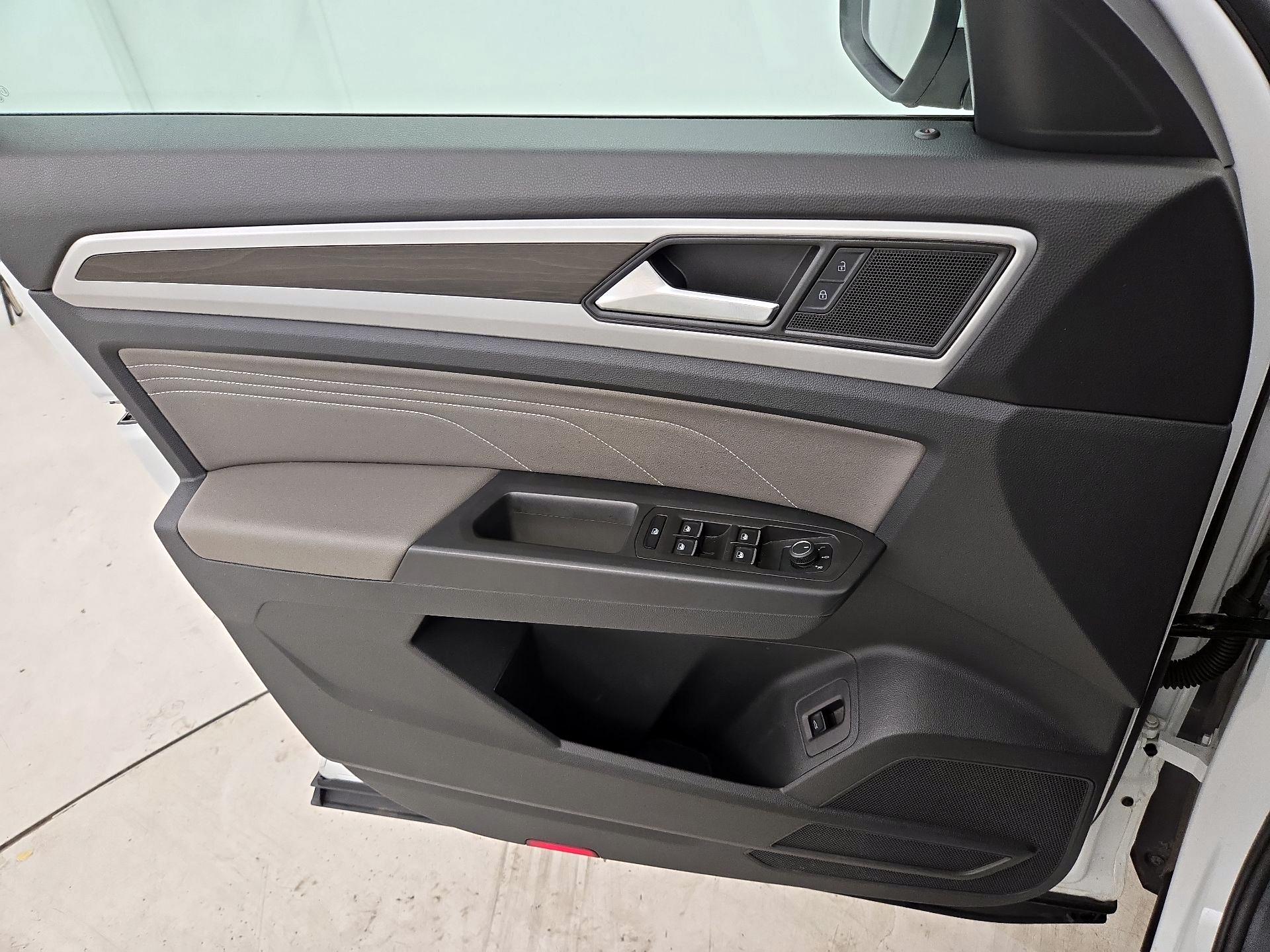 Thumbnail: 2023 Volkswagen Atlas - 12