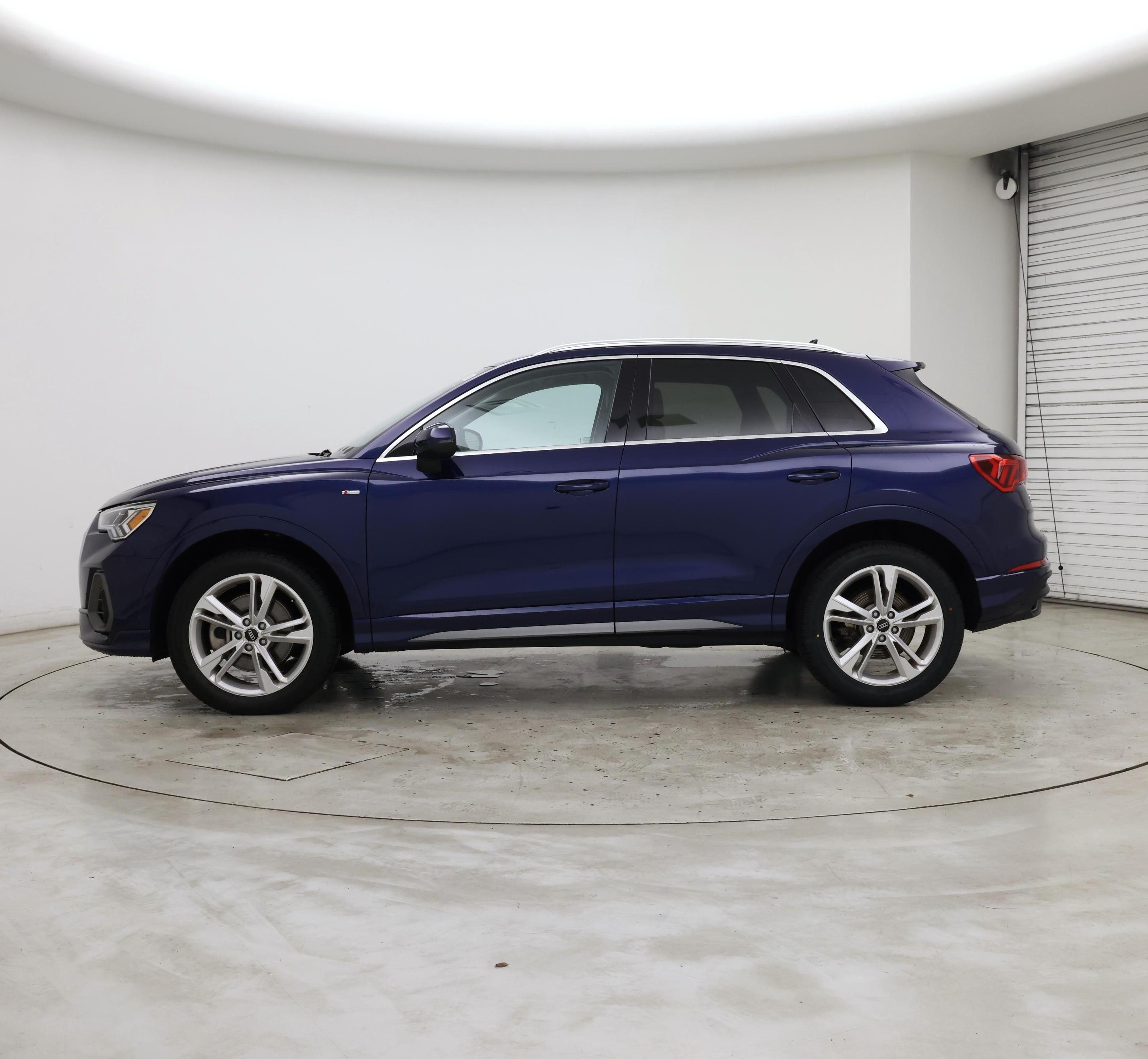 Thumbnail: 2024 Audi Q3 - 3