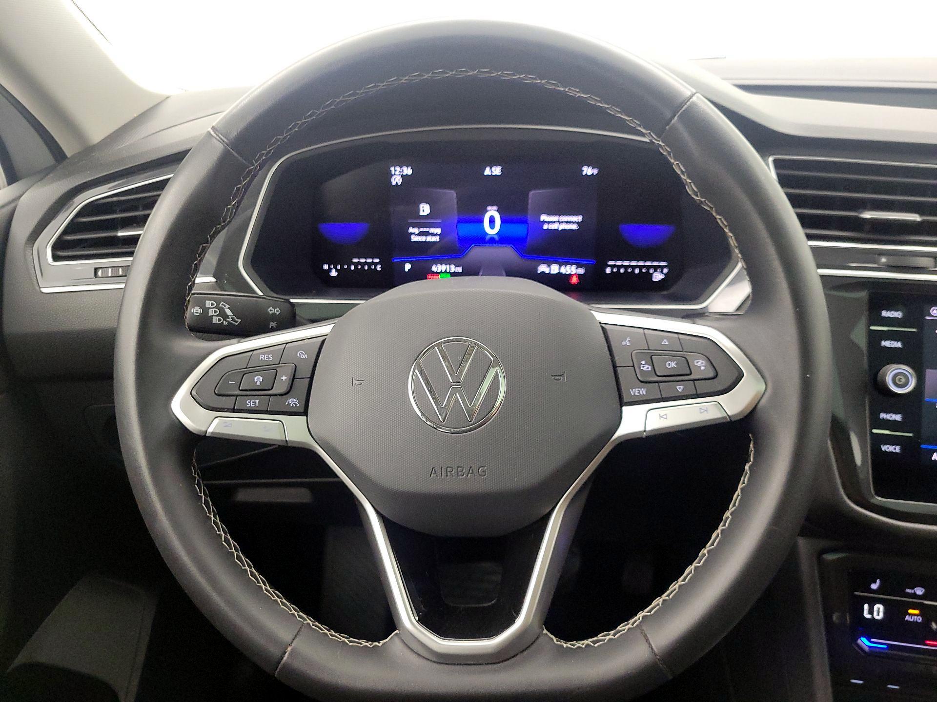 Thumbnail: 2023 Volkswagen Tiguan - 10