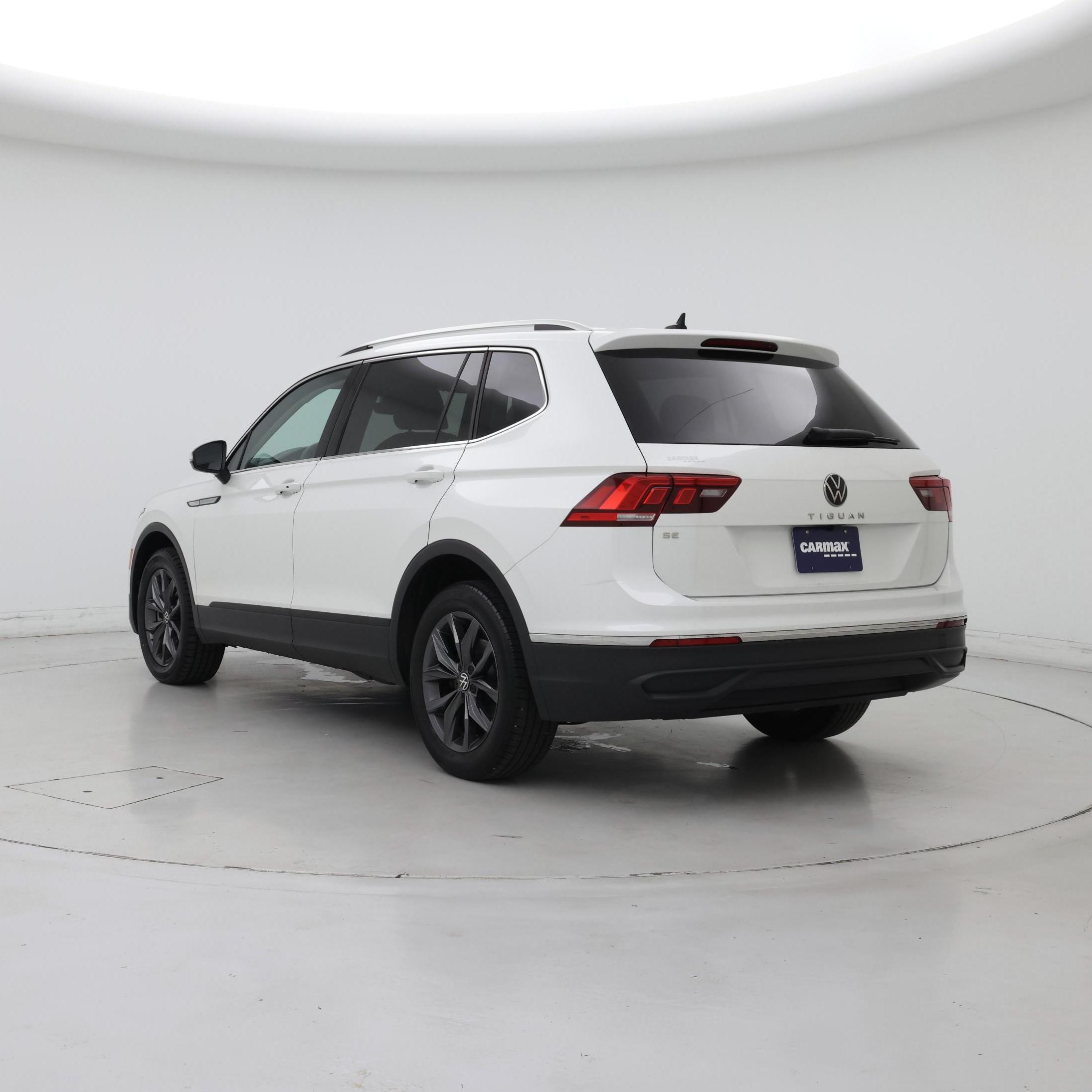 Thumbnail: 2023 Volkswagen Tiguan - 2