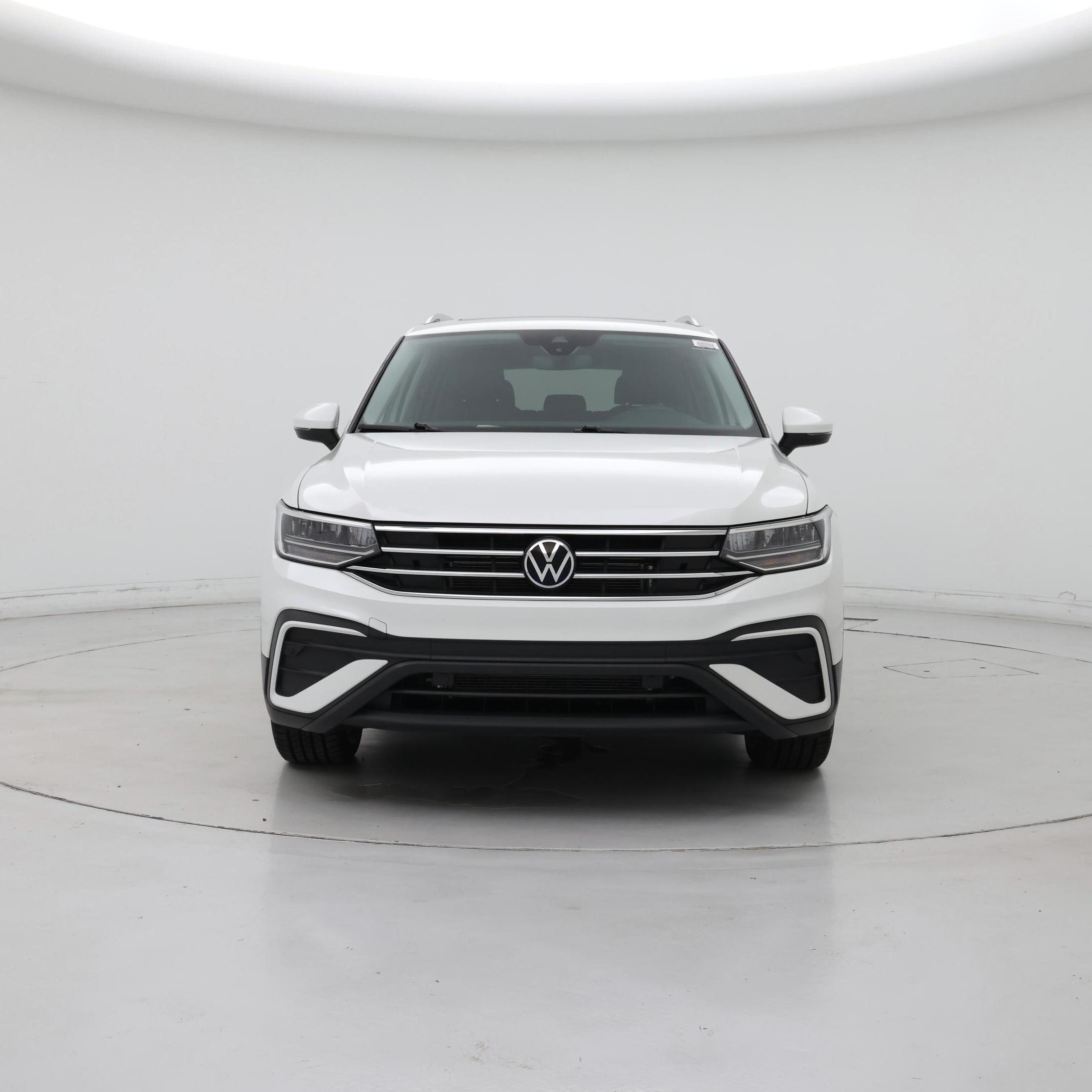Thumbnail: 2023 Volkswagen Tiguan - 5