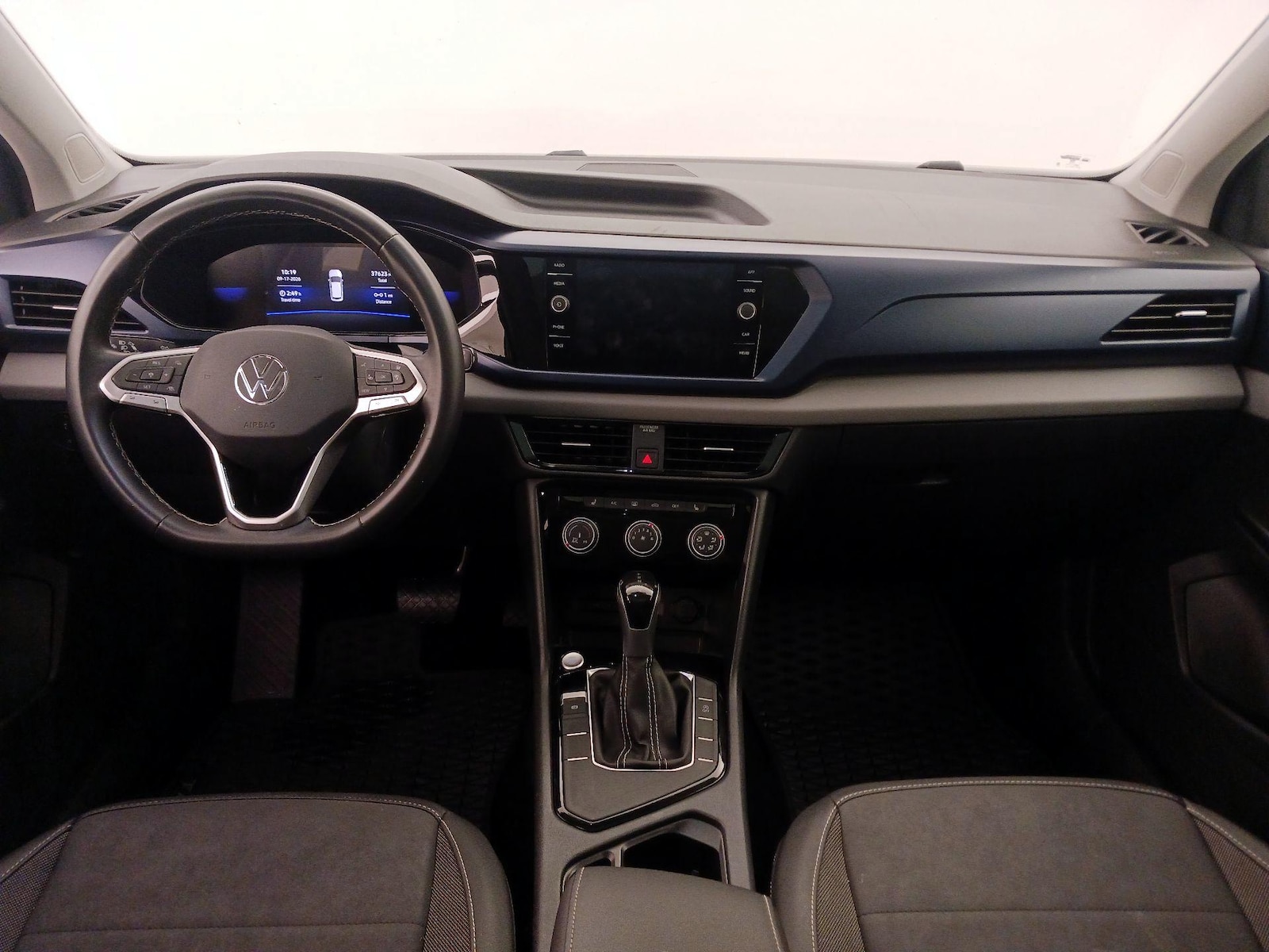 2023 Volkswagen Taos SE - Photo 10