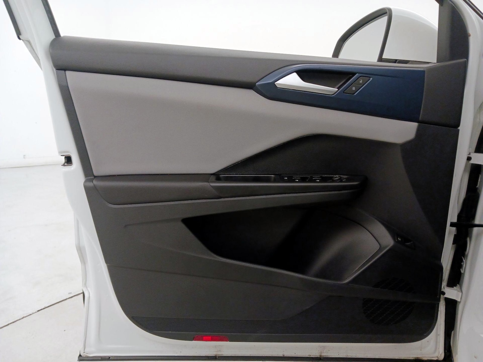 2023 Volkswagen Taos SE - Photo 13