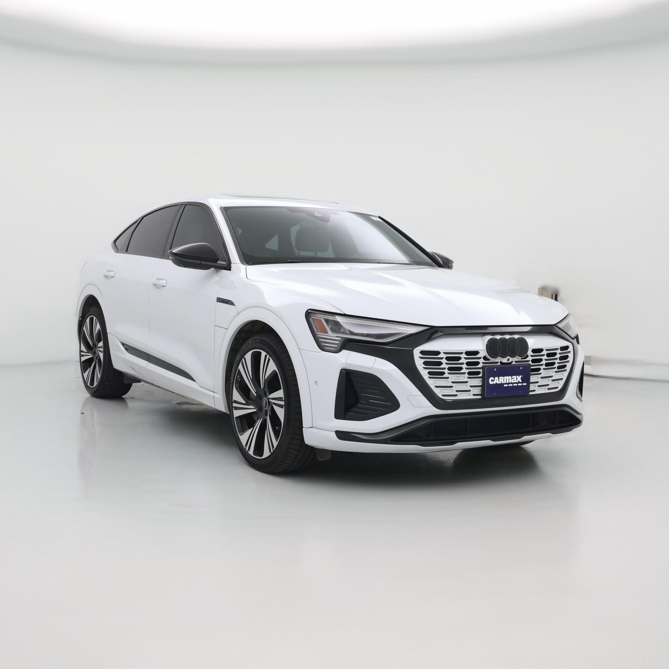 Thumbnail: 2024 Audi Q8 e-tron - 1